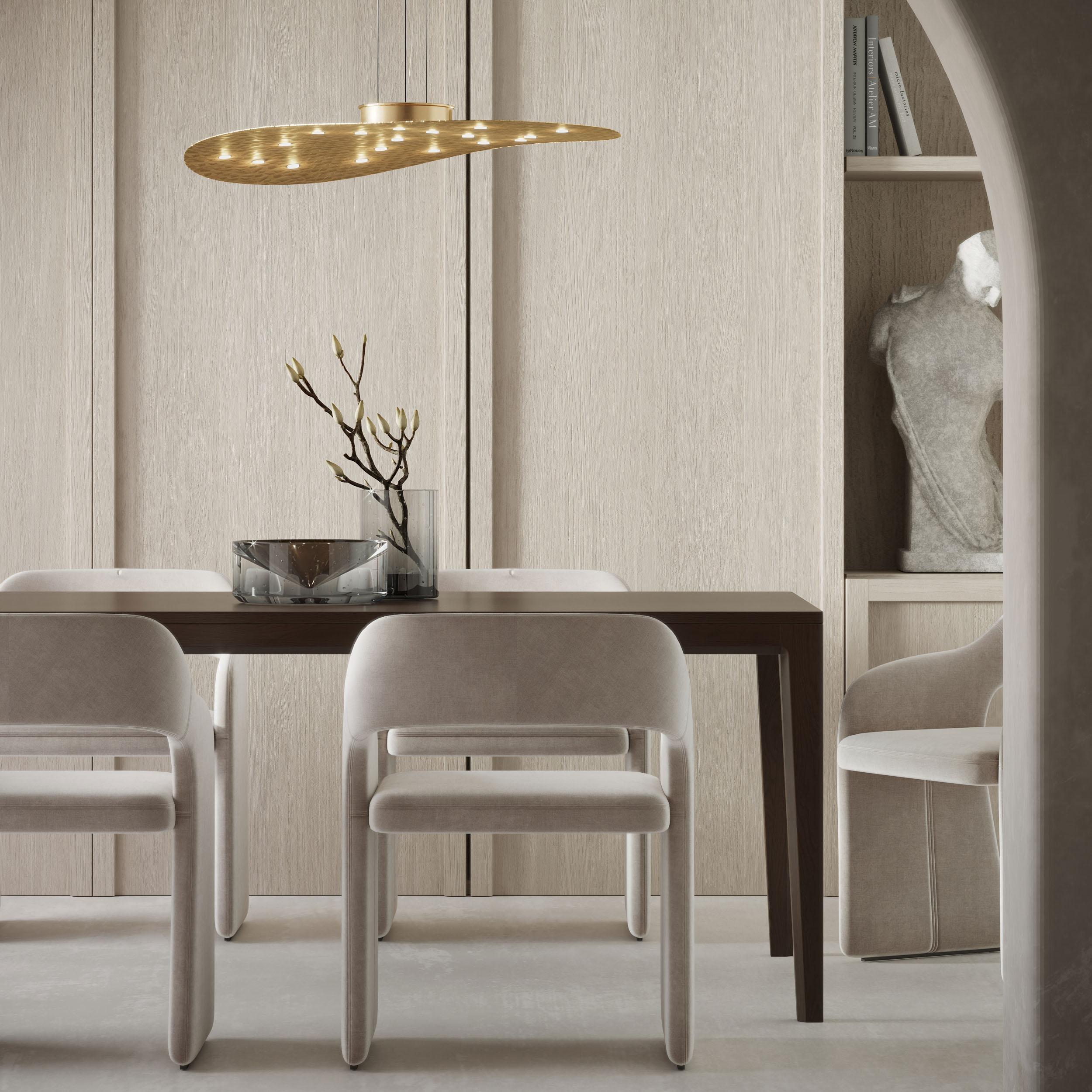 Lampadario piatto, 21666, di Stillux Illuminazione
Dimensioni: D 40 x H 6 cm.
Materiali: Acciaio, ferro, foglia d'oro.

Disponibile in foglia d'oro, foglia d'argento, foglia d'oro anticato, argento anticato, nero velluto o acciaio inossidabile.