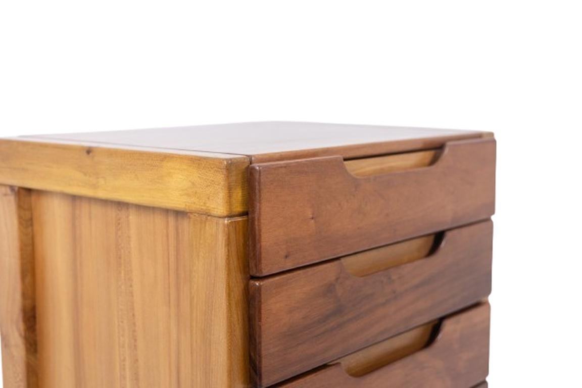 Flat desk with elm wood base, 6 drawers on the front. 1970s im Angebot 6