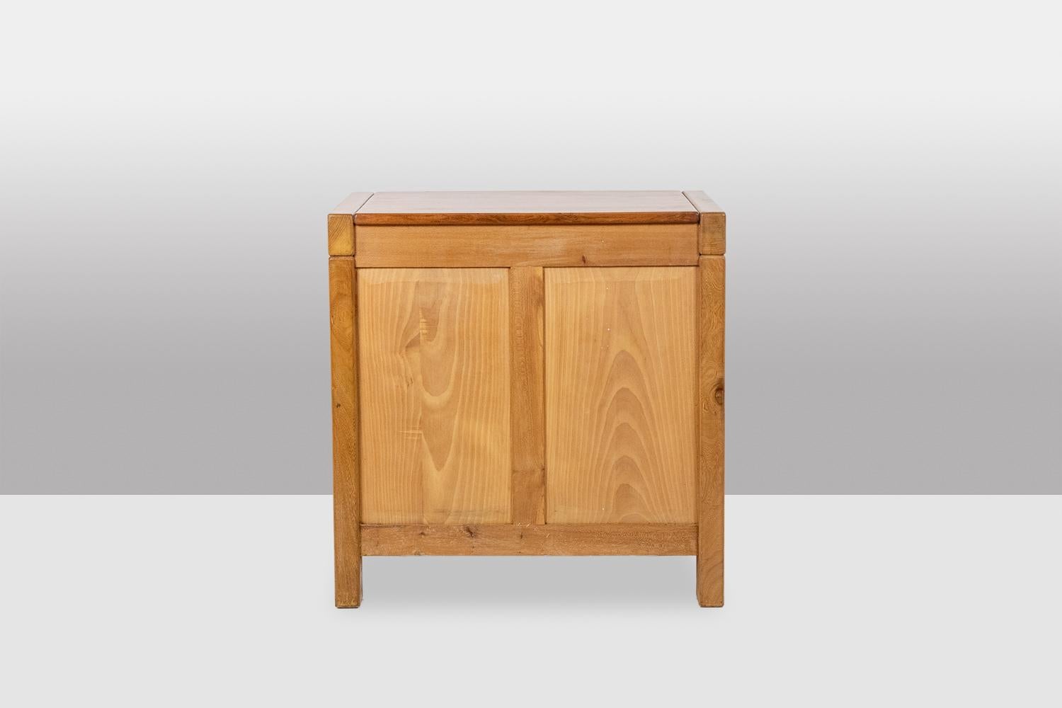 Flat desk with elm wood base, 6 drawers on the front. 1970s im Angebot 12