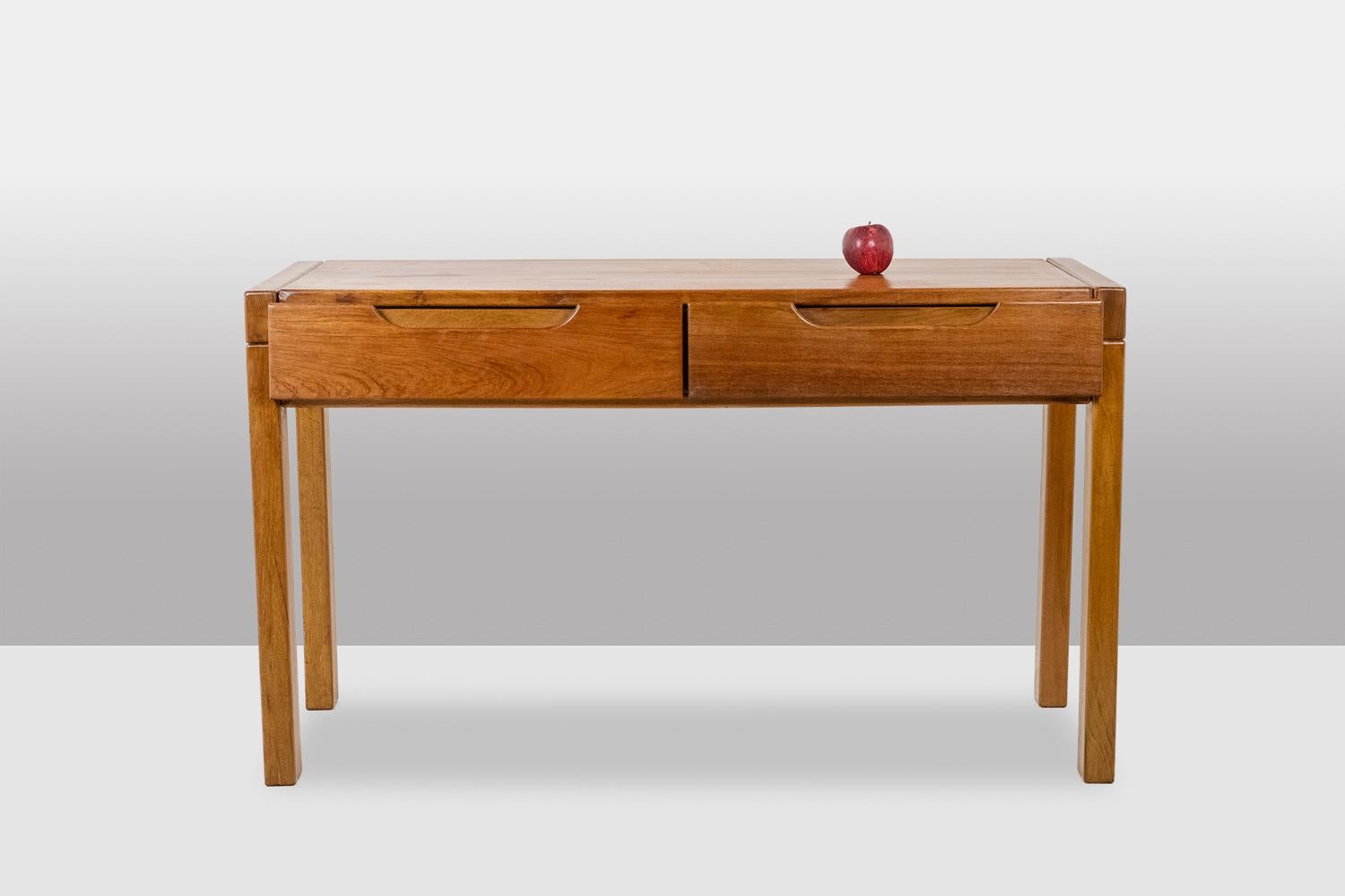 Flat desk with elm wood base, 6 drawers on the front. 1970s (Holzarbeit) im Angebot