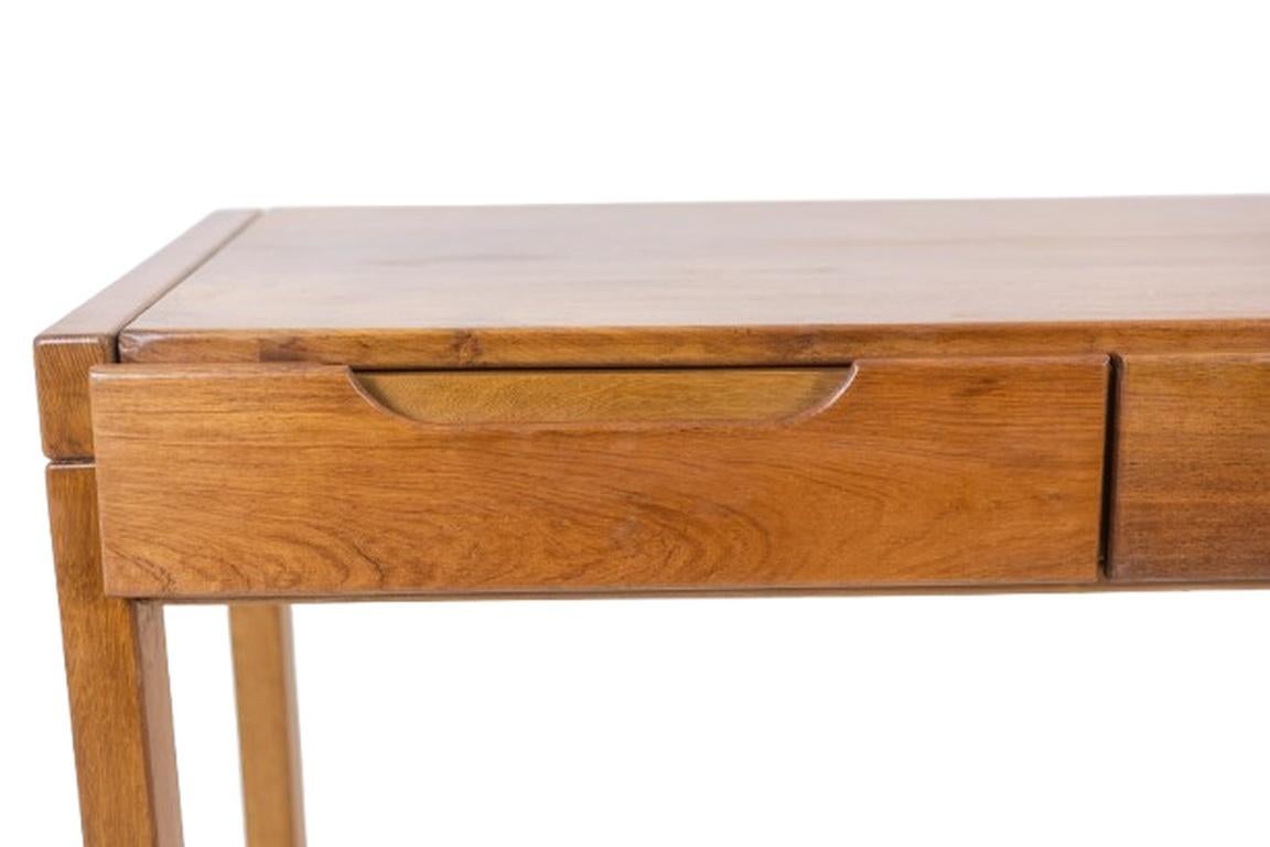 Flat desk with elm wood base, 6 drawers on the front. 1970s (Ulmenholz) im Angebot