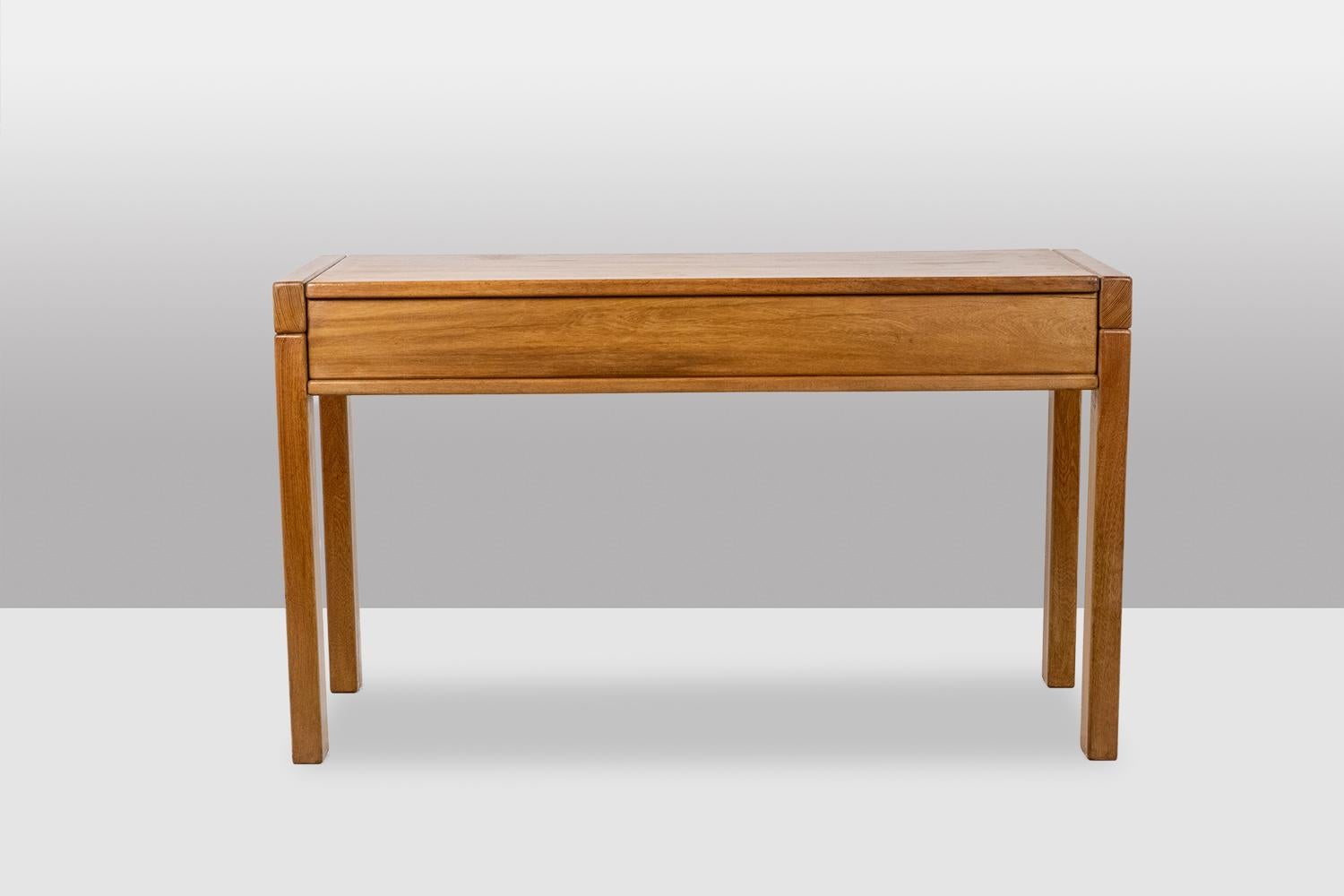 Flat desk with elm wood base, 6 drawers on the front. 1970s im Angebot 2