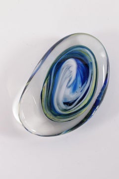 Presse-papier plat bleu avec un beau mouvement de vague, 1960