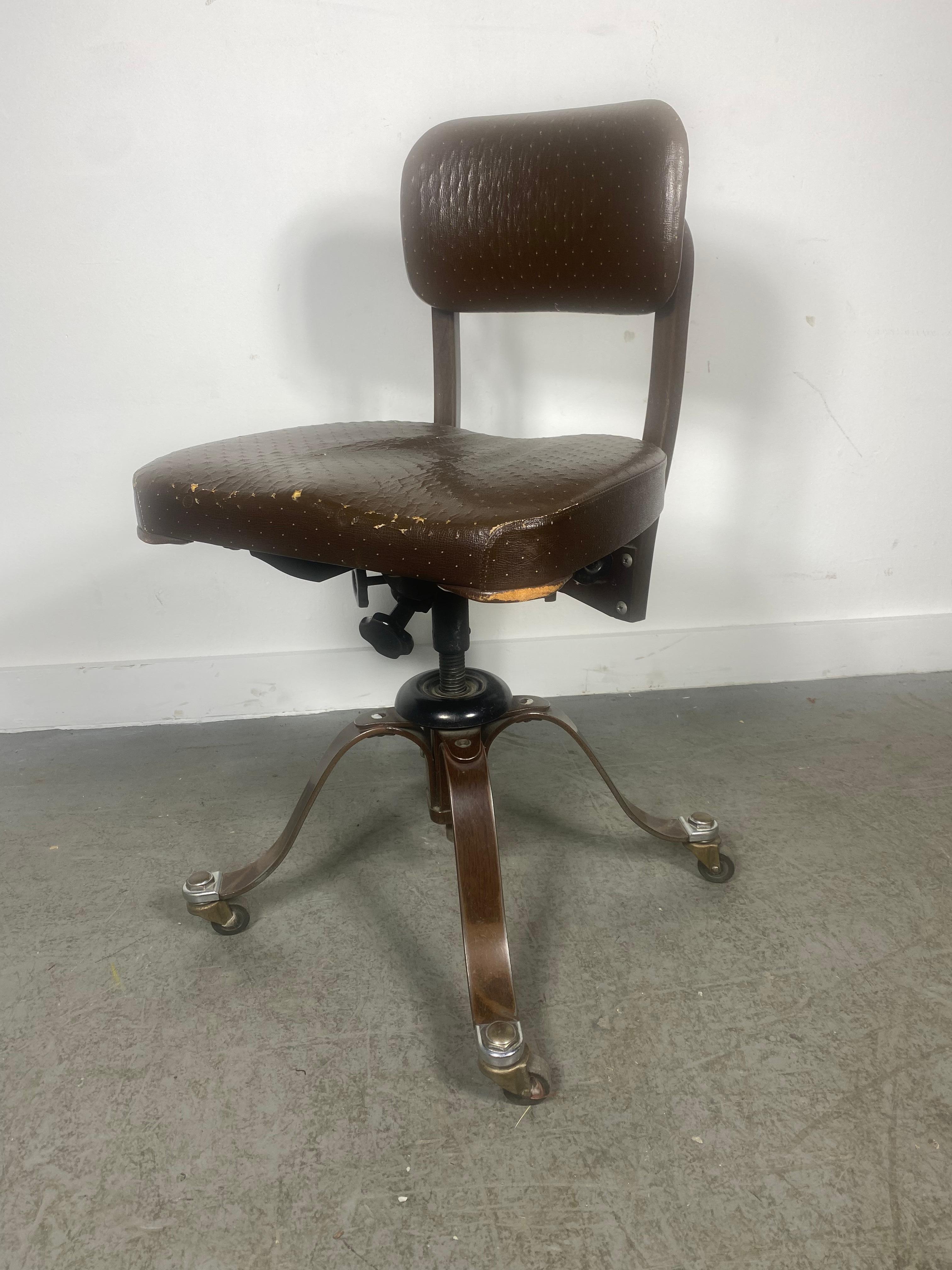 Flachstahl Industrieller Task-Stuhl von Remington Rand.. Original, unbehandelt (amerikanisch) im Angebot