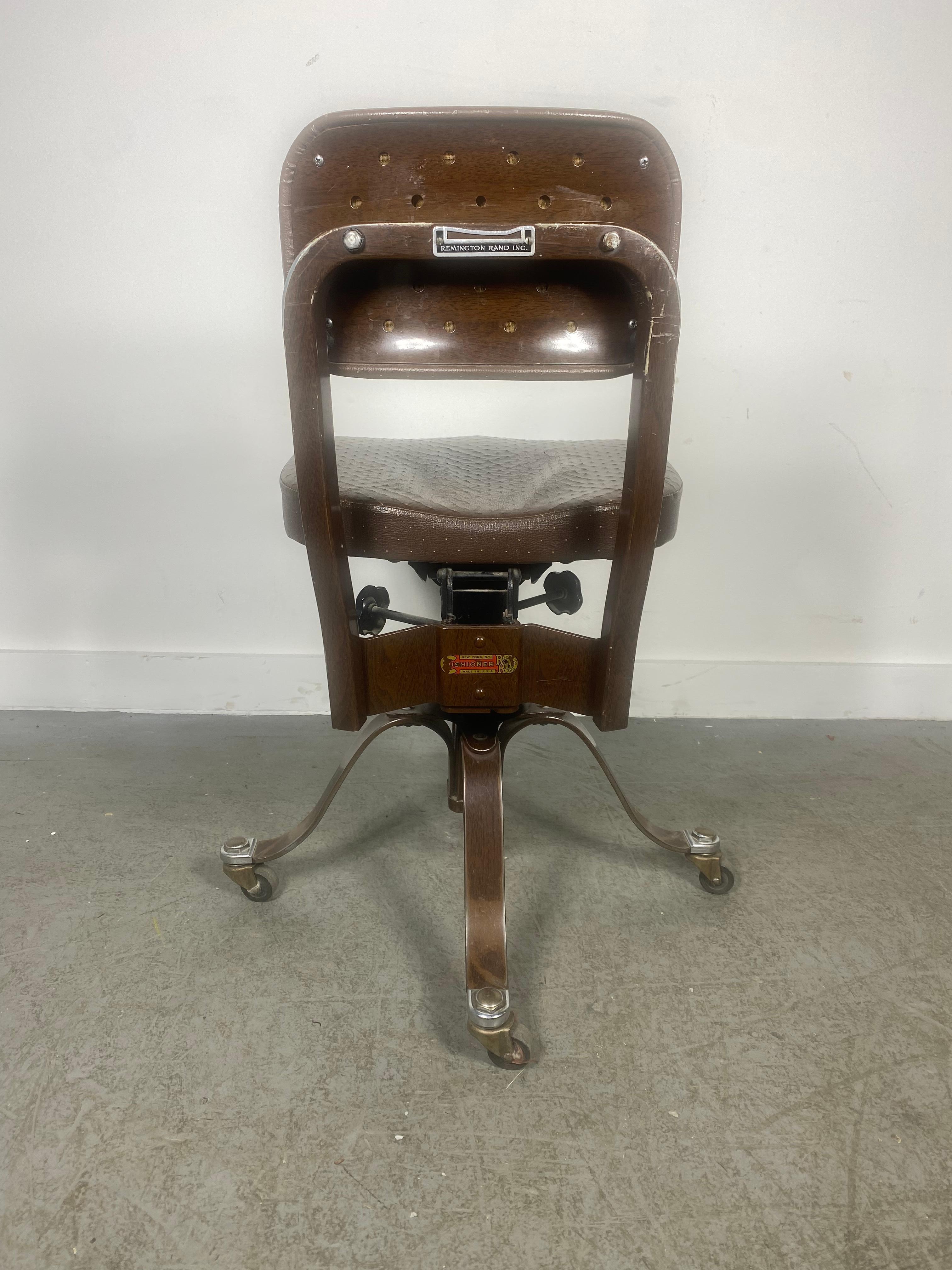 Flachstahl Industrieller Task-Stuhl von Remington Rand.. Original, unbehandelt im Angebot 1
