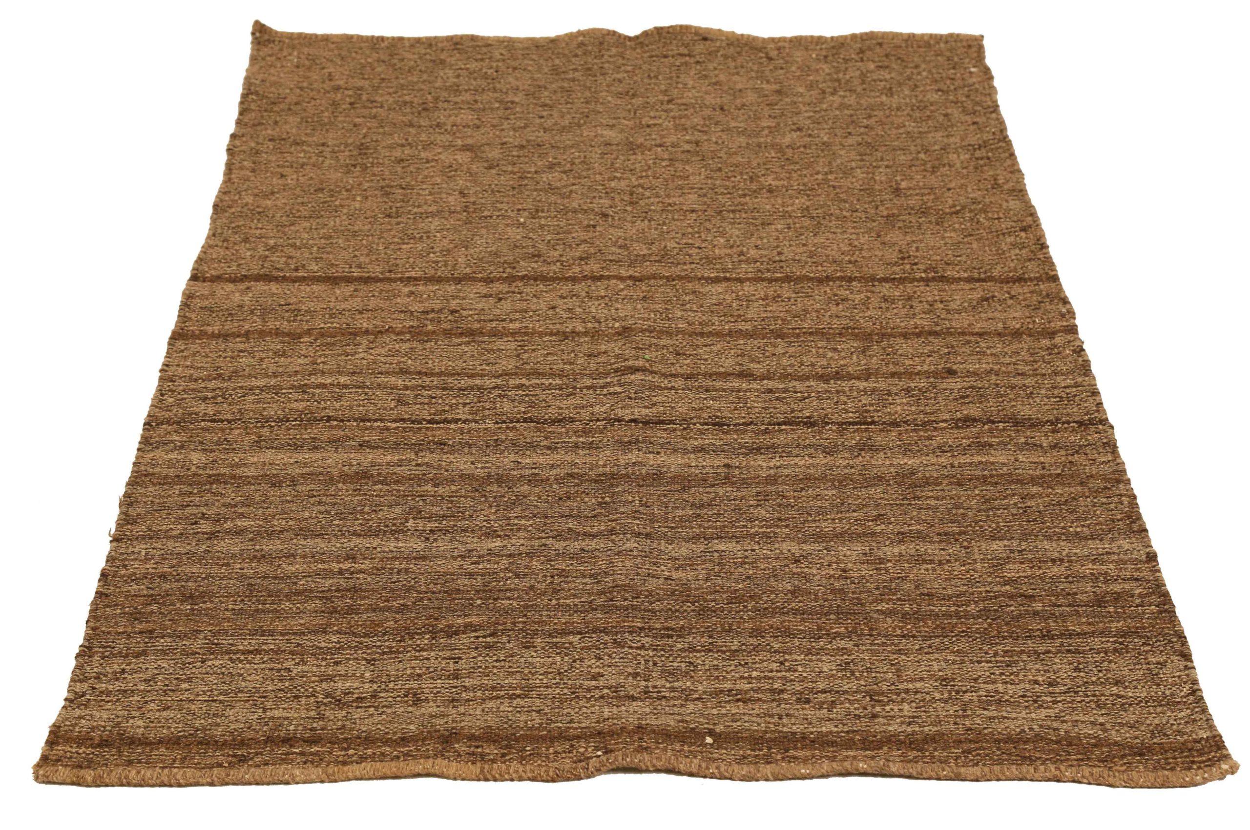 Entdecken Sie die Eleganz dieses einzigartigen Flachgewebes mit Teppichen aus der Zeit um 1990. Dieses exklusive Design, das mit viel Liebe zum Detail entworfen wurde, ist perfekt, um Ihren Raum zu verschönern.