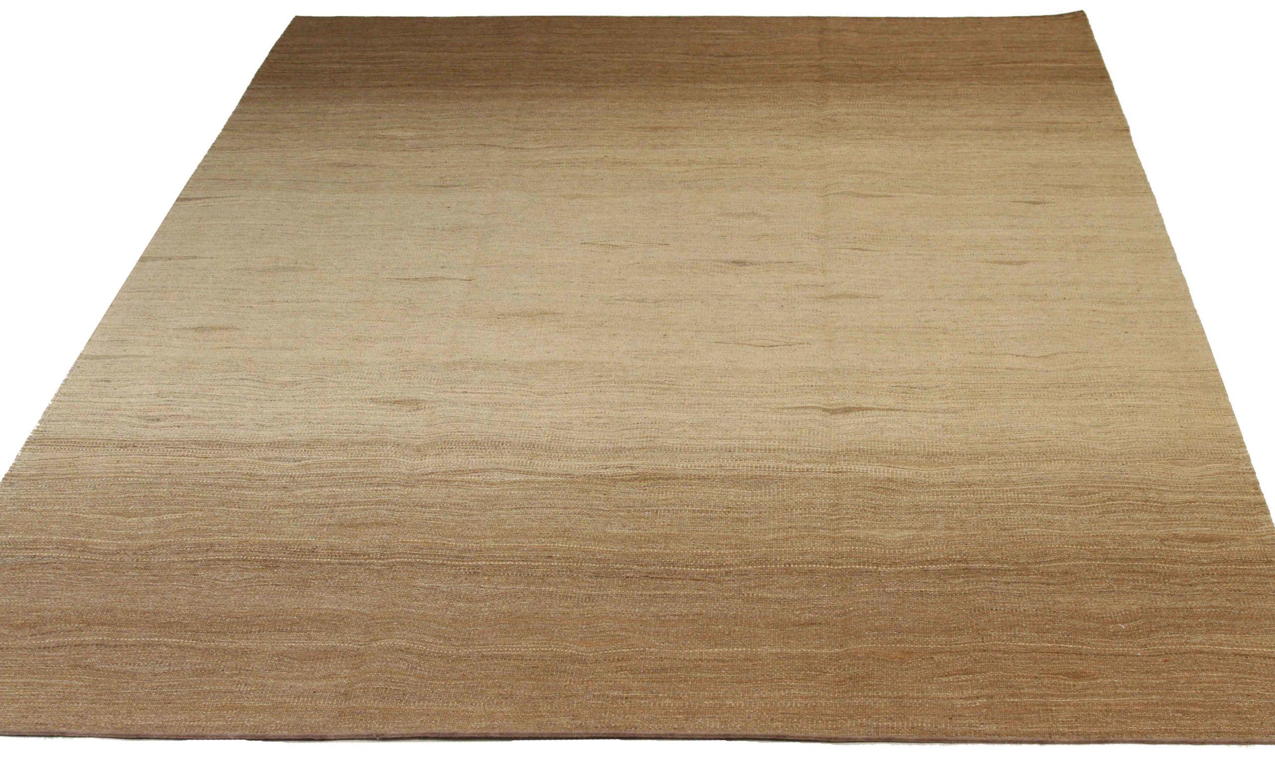 Entdecken Sie die Eleganz dieses einzigartigen Flachgewebes mit Teppichen aus der Zeit um 1990. Dieses exklusive Design, das mit viel Liebe zum Detail entworfen wurde, ist perfekt, um Ihren Raum zu verschönern.