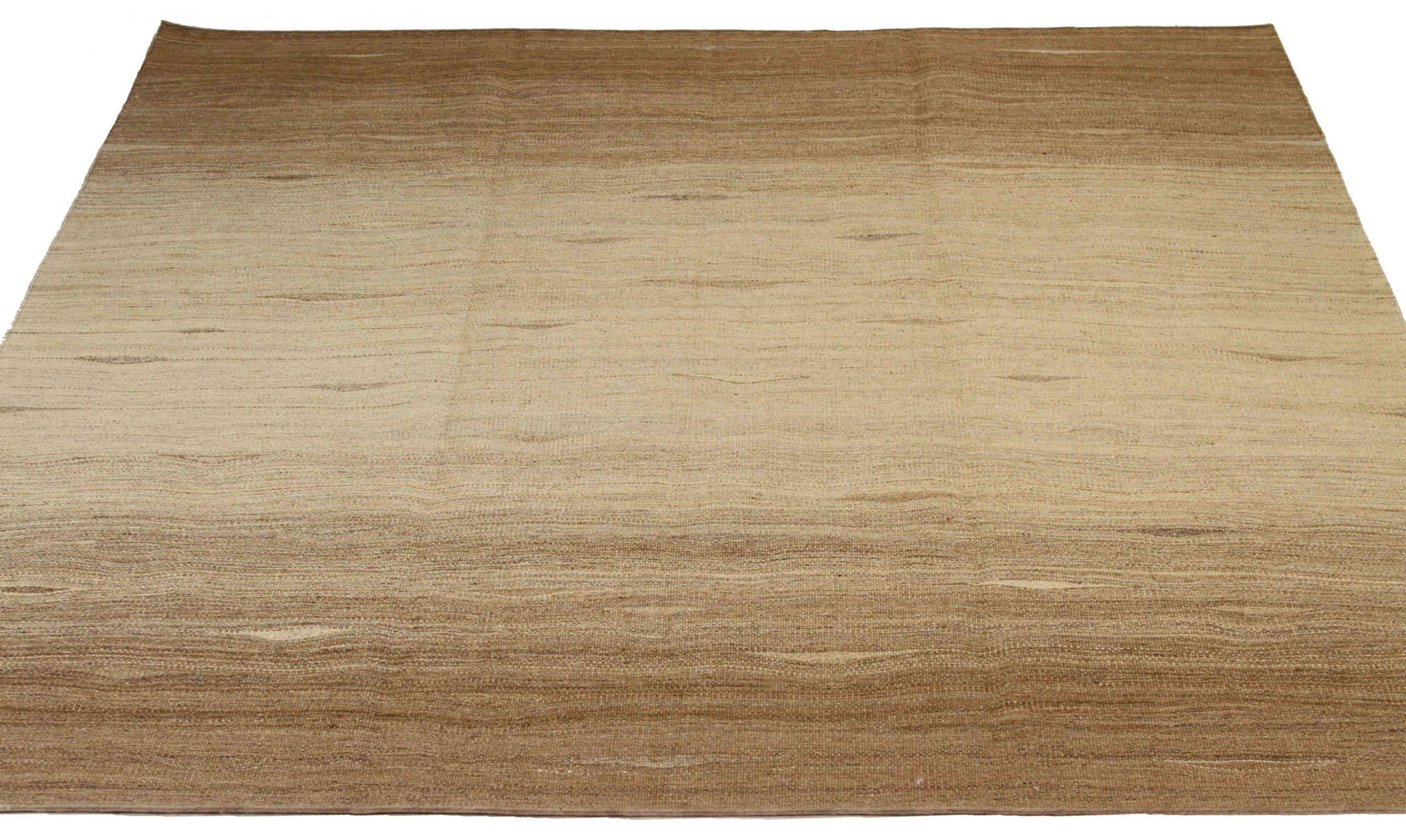 Scopri l'eleganza di questo esclusivo intreccio piatto caratterizzato da una splendida lavorazione artigianale. Progettato con una meticolosa attenzione ai dettagli, questo design esclusivo è perfetto per valorizzare il tuo spazio.