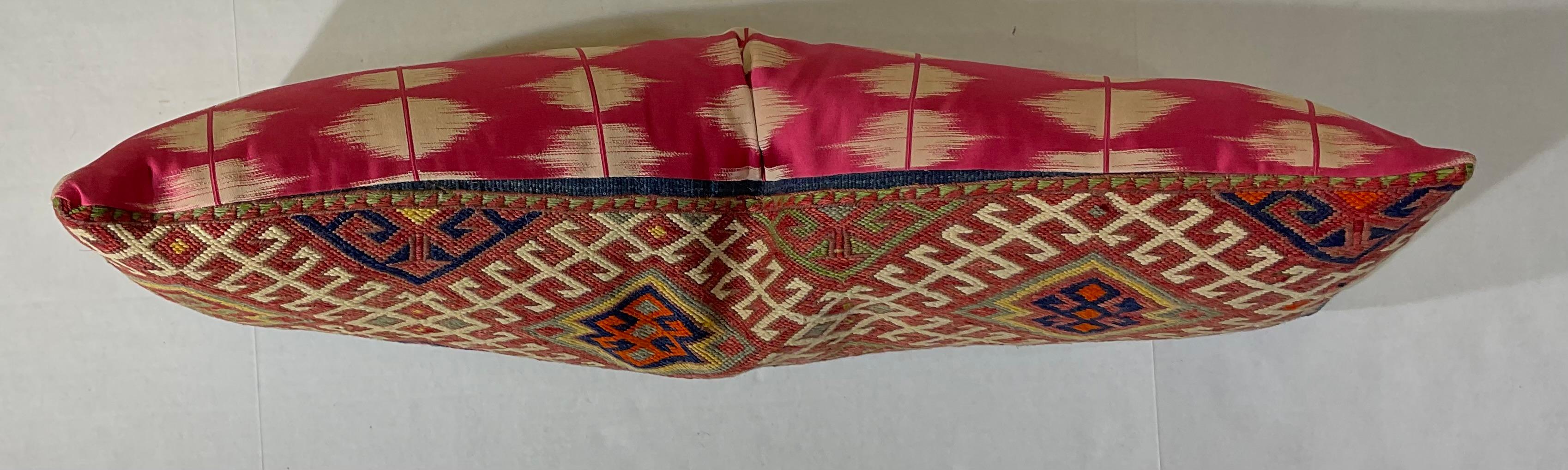 Flat-Weave Geometric Motif Kilim Rug Fragment Pillow For Sale 4