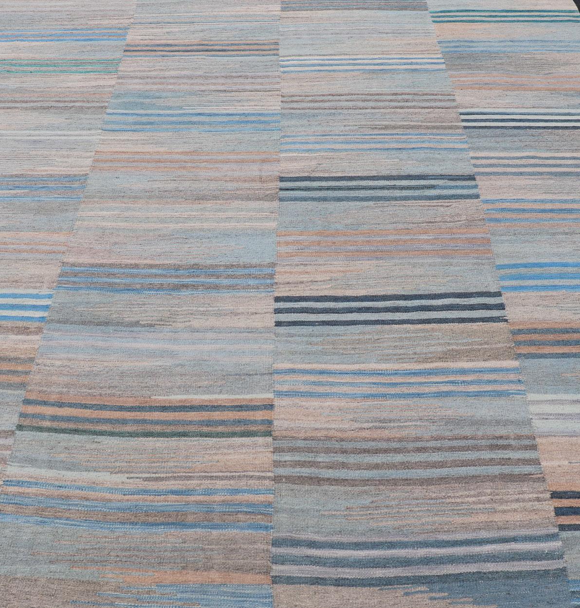 Mehrfarbiger geflochtener Flachgewebe-Kelim-Teppich mit modernem Design im Zustand „Hervorragend“ im Angebot in Atlanta, GA