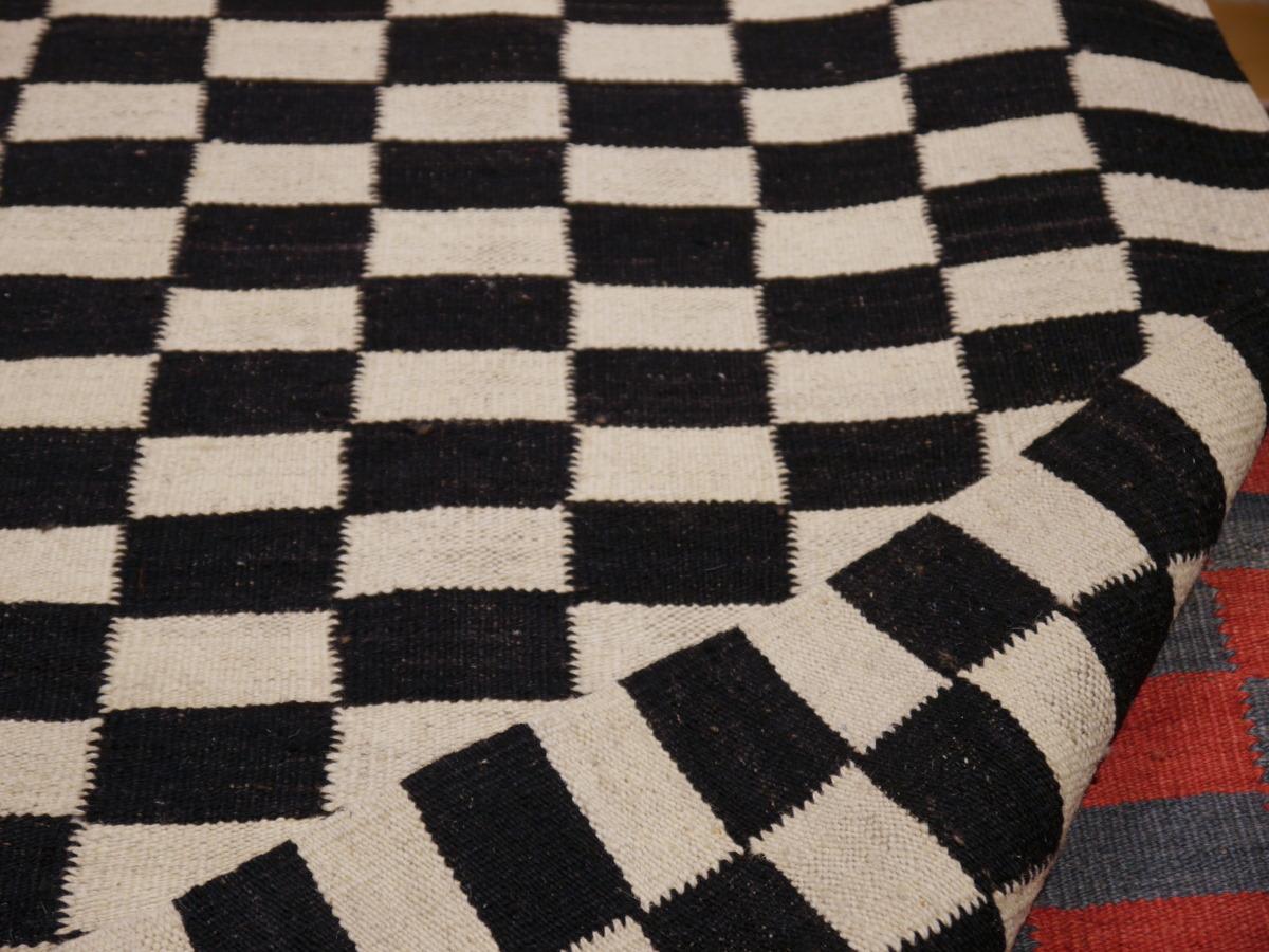 Flat-weave rug Swedish style Black White Mazandaran Kilim Scandinavian Modern For Sale 3
