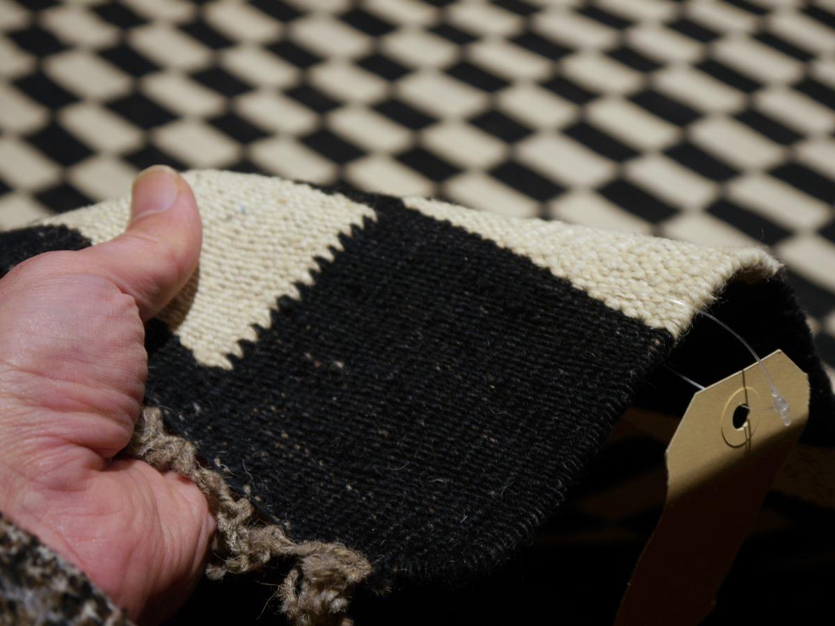 Flat-weave rug Swedish style Black White Mazandaran Kilim Scandinavian Modern For Sale 4