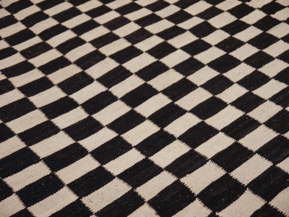 Flat-weave rug Swedish style Black White Mazandaran Kilim Scandinavian Modern For Sale 6