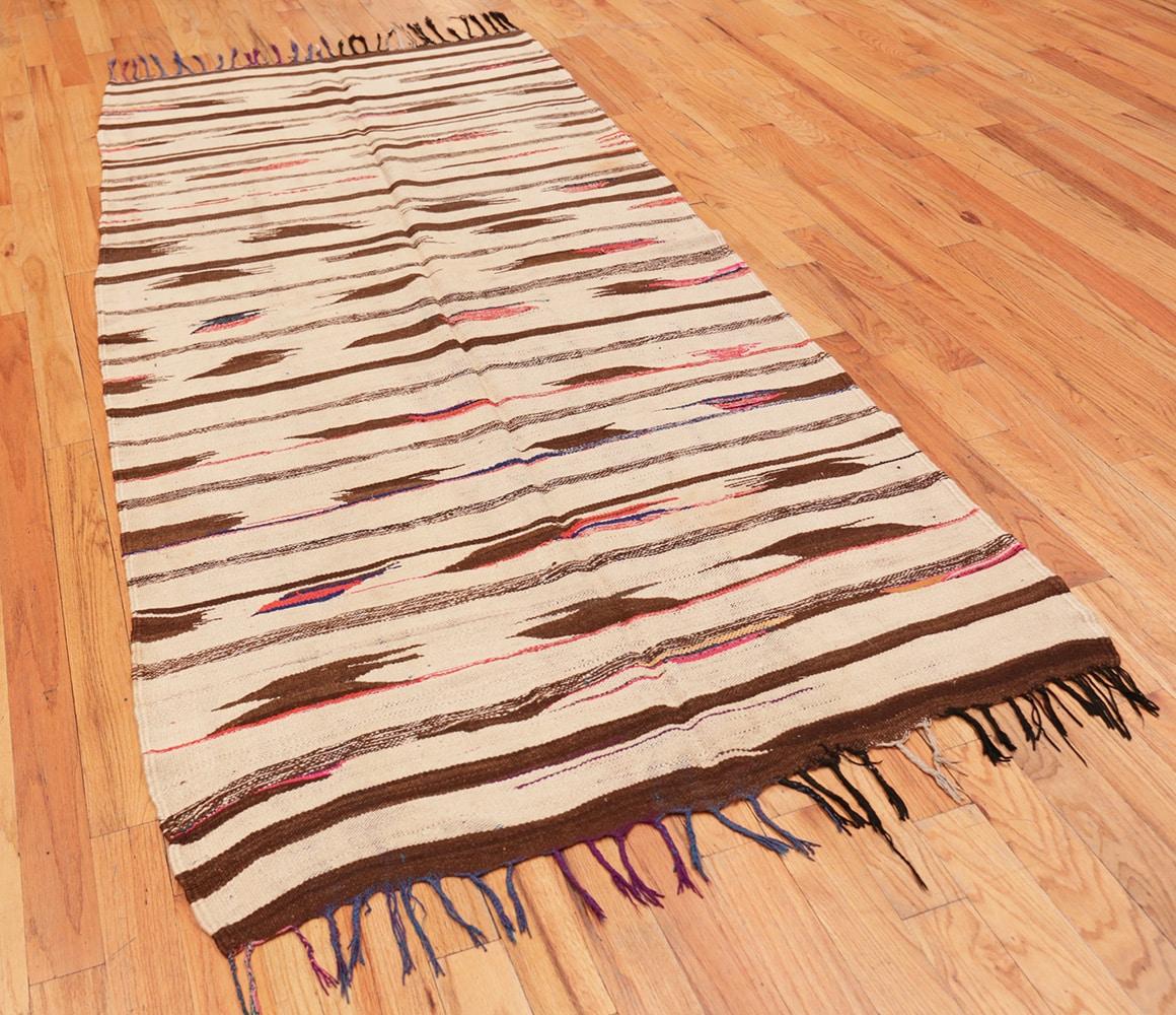 Tessuto a mano Rug & Kilim marocchino d'epoca a tessitura piatta. Dimensioni: 4' 1
