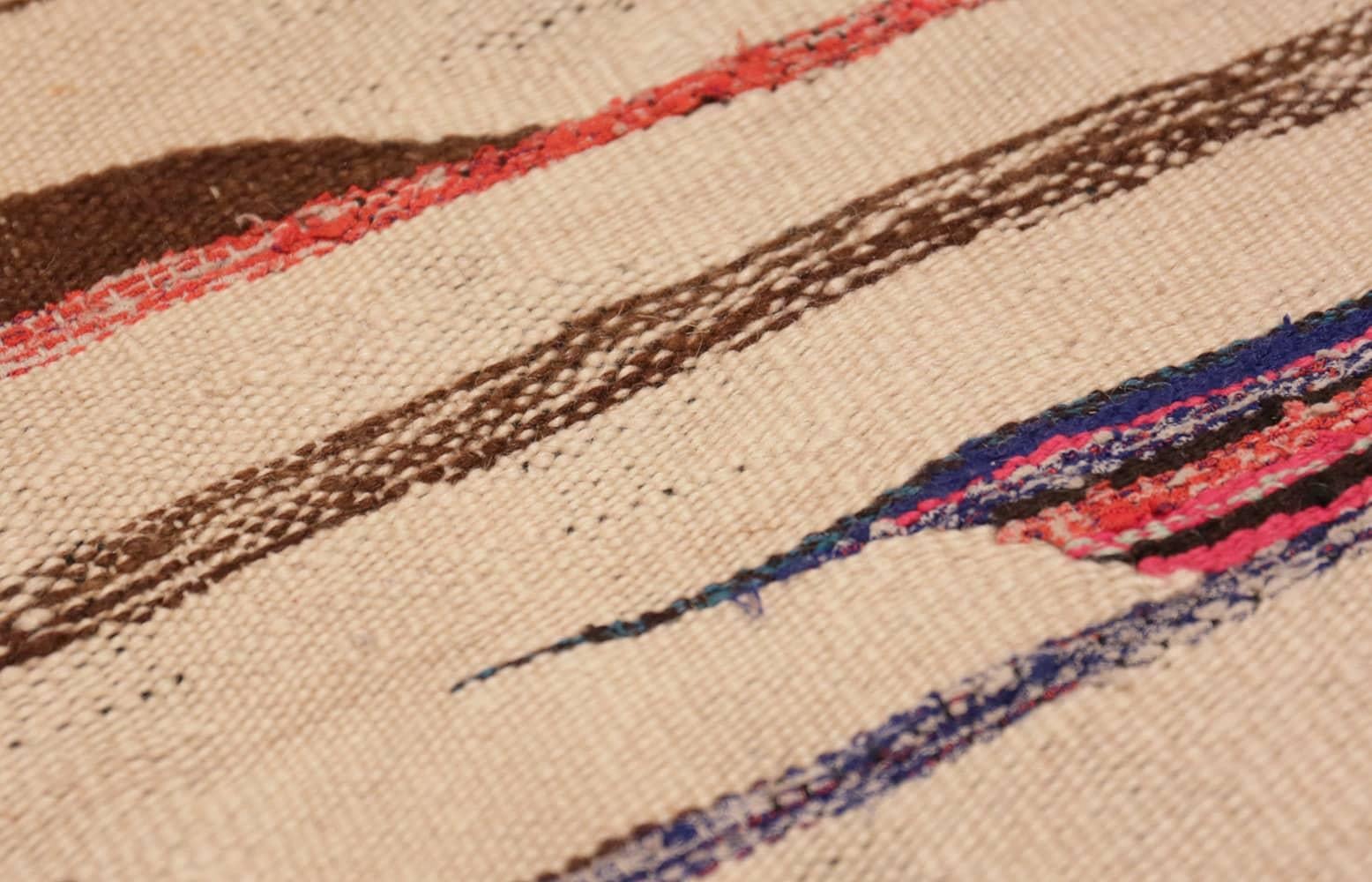 XX secolo Rug & Kilim marocchino d'epoca a tessitura piatta. Dimensioni: 4' 1