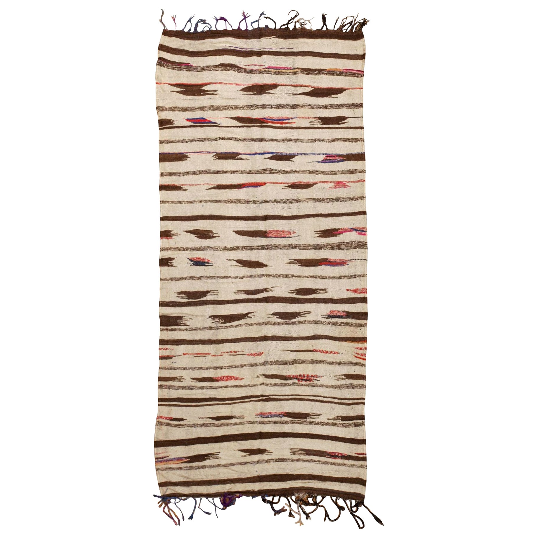 Flachgewebter Vintage-Kilim-Teppich aus Marokko. Größe: 4' 1" x 8' 8" (1,24 m x 2,64 m)
