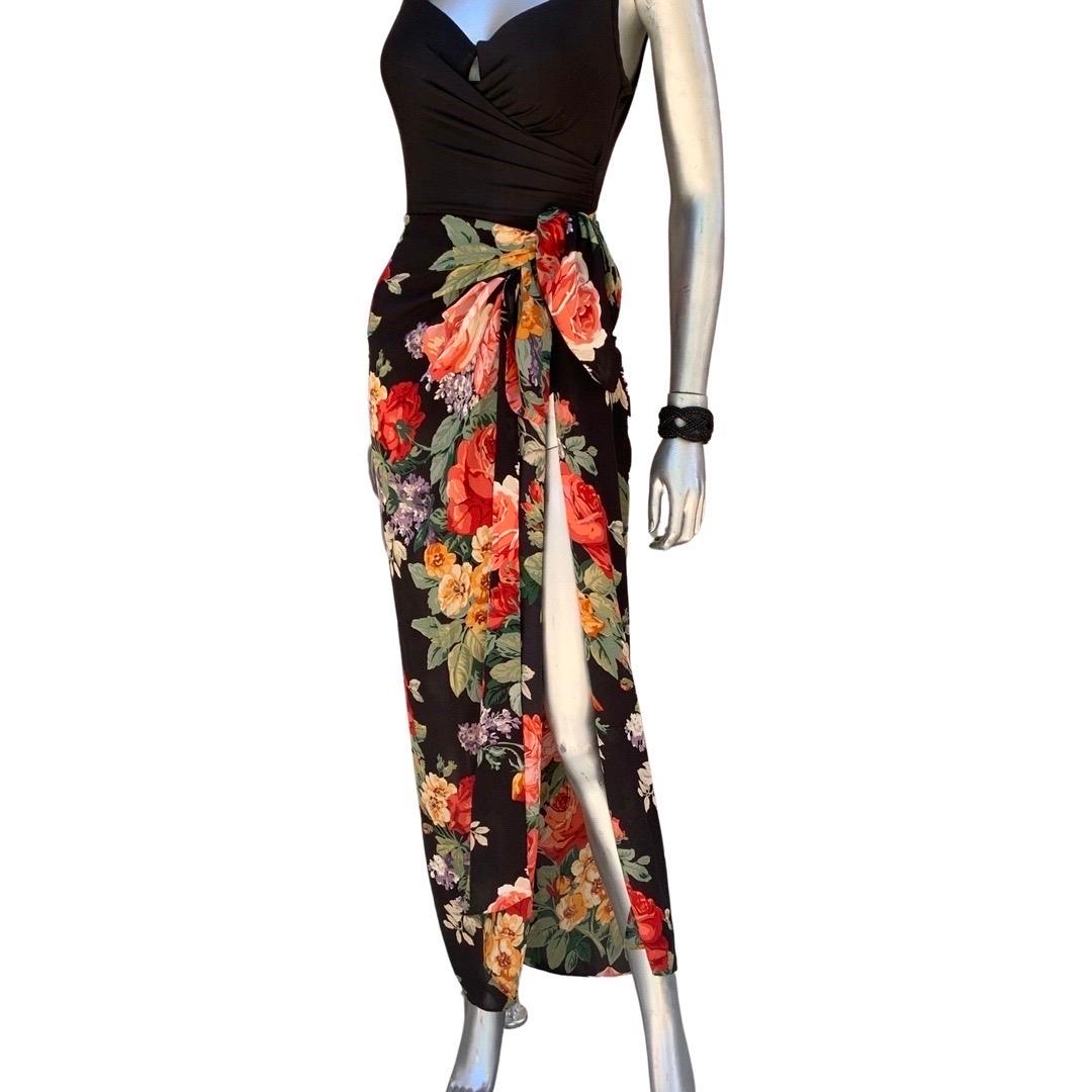 Flattering Black One-Piece Swimsuit w/ Black Silk Floral Scarf Sarong Size 10 For Sale 5