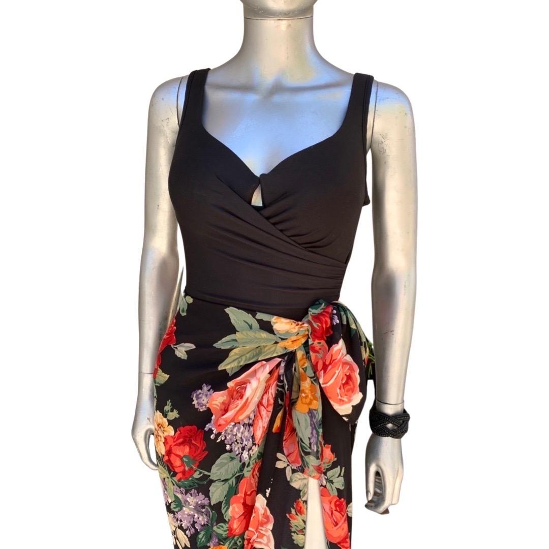 Flattering Black One-Piece Swimsuit w/ Black Silk Floral Scarf Sarong Size 10 For Sale 2