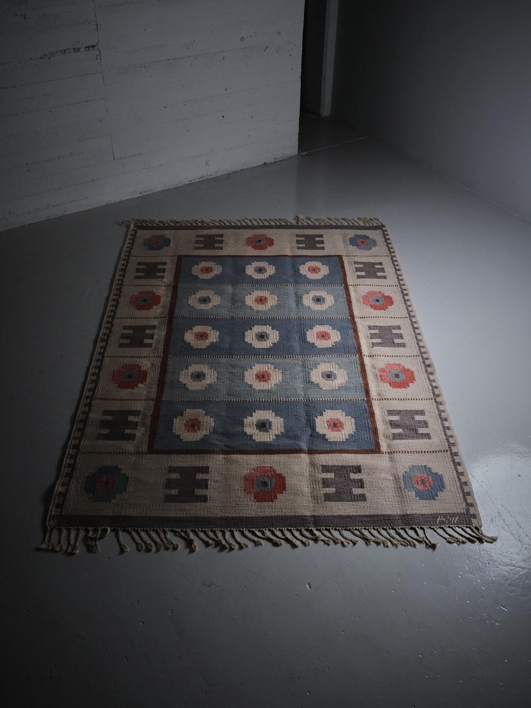 Tappeto a tessitura piatta di Alice Wallebäck, Svezia, anni '50 in vendita 3