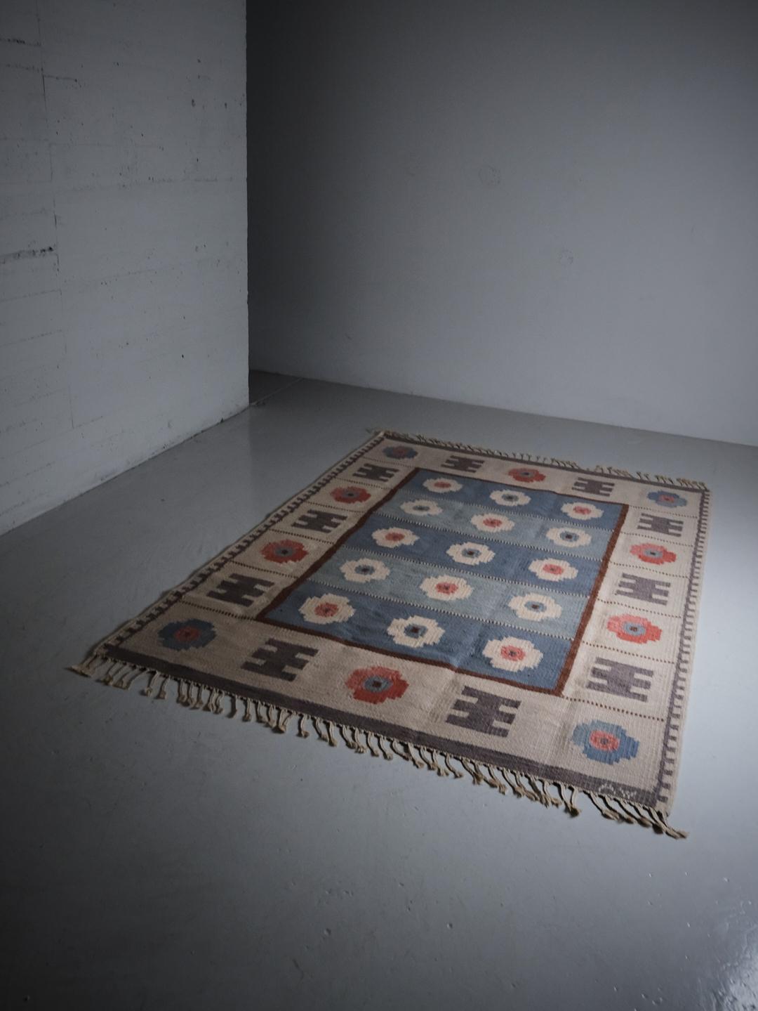 Svedese Tappeto a tessitura piatta di Alice Wallebäck, Svezia, anni '50 in vendita