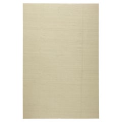 Tapis en viscose beige clair à motifs géométriques, tissé à plat, « Favo » de Doris Leslie Blau