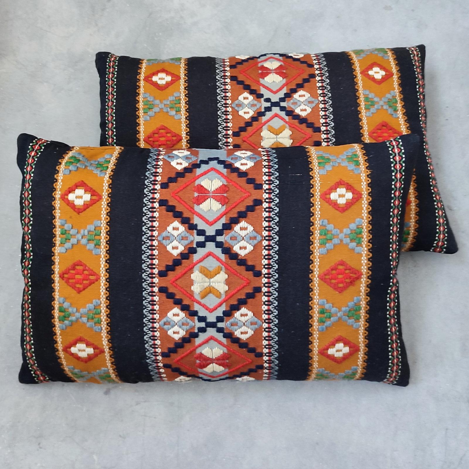 Flatweave Pair of Large Pillows, Sweden, Early 20th Century For Sale 2