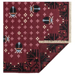 Flachwebteppich - Night Garden in Pflaume von Jessica Helgerson