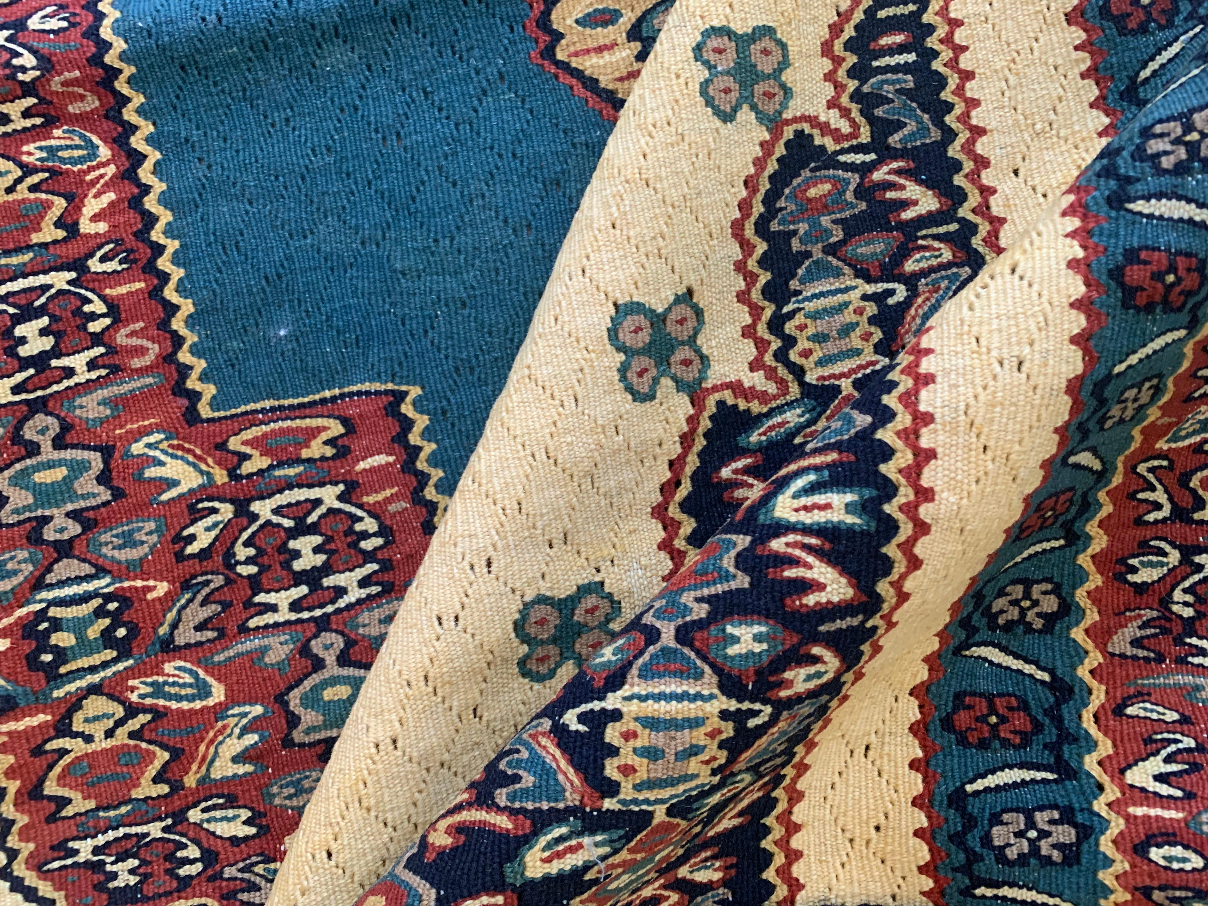 Handgewebter Flachgewebter Teppich aus Wolle und Kelim in Beige und Blau, orientalischer Wohnbereich im Zustand „Neu“ im Angebot in Hampshire, GB