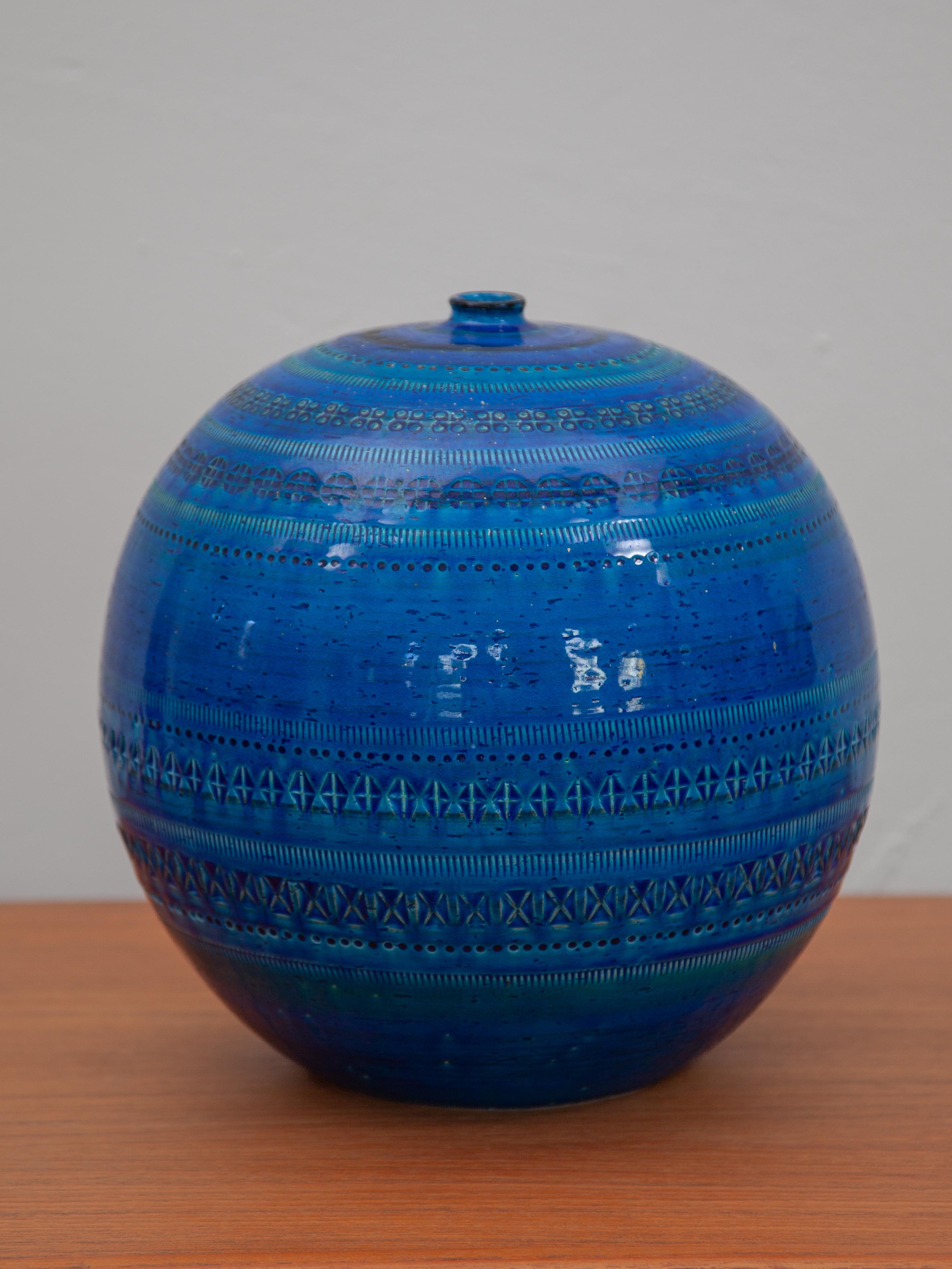 Mid-Century moderno Flavia Raro grande vaso in ceramica smaltata blu di Aldo Londi per Bitossi, Italia , anni '60 in vendita