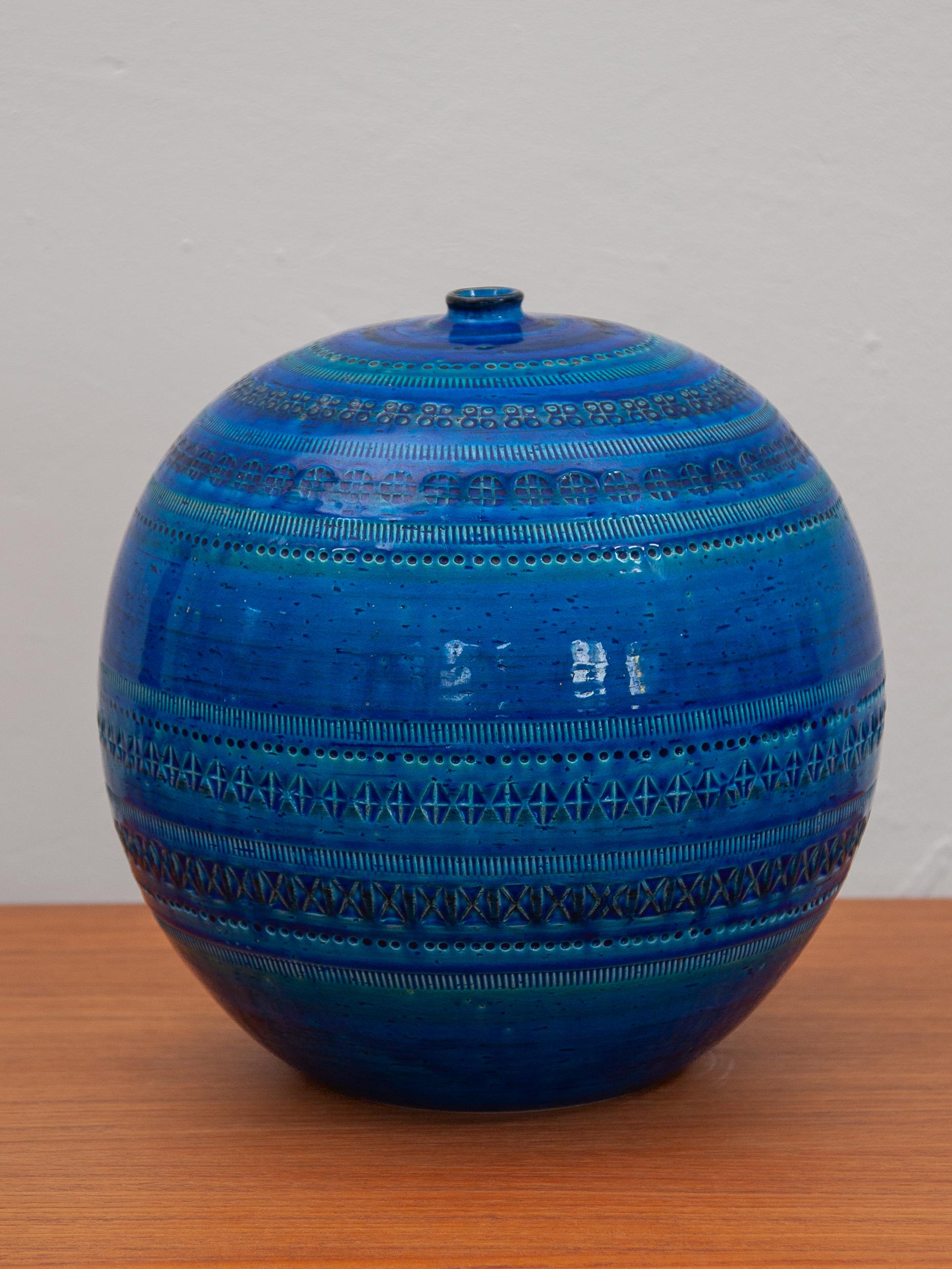 Flavia Raro grande vaso in ceramica smaltata blu di Aldo Londi per Bitossi, Italia , anni '60 In condizioni buone in vendita a Antwerp, BE