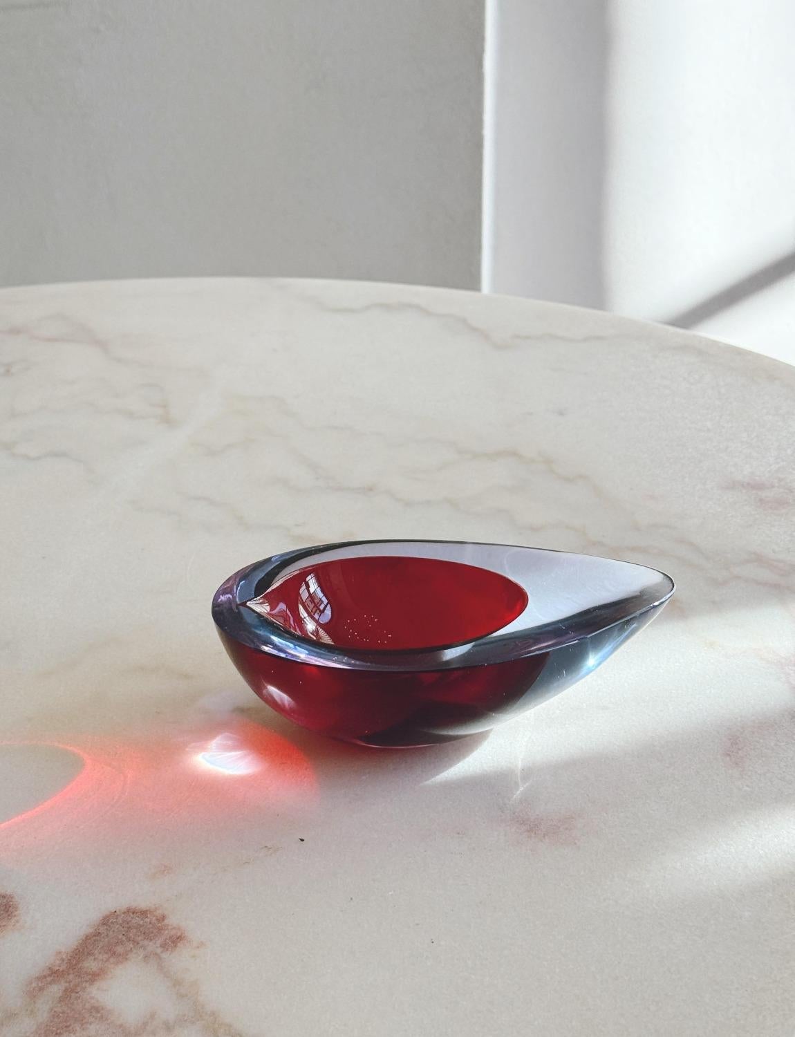 Flavio Poli 1960, ciotola ovale in vetro di Murano in rosa e rosso in vendita 4