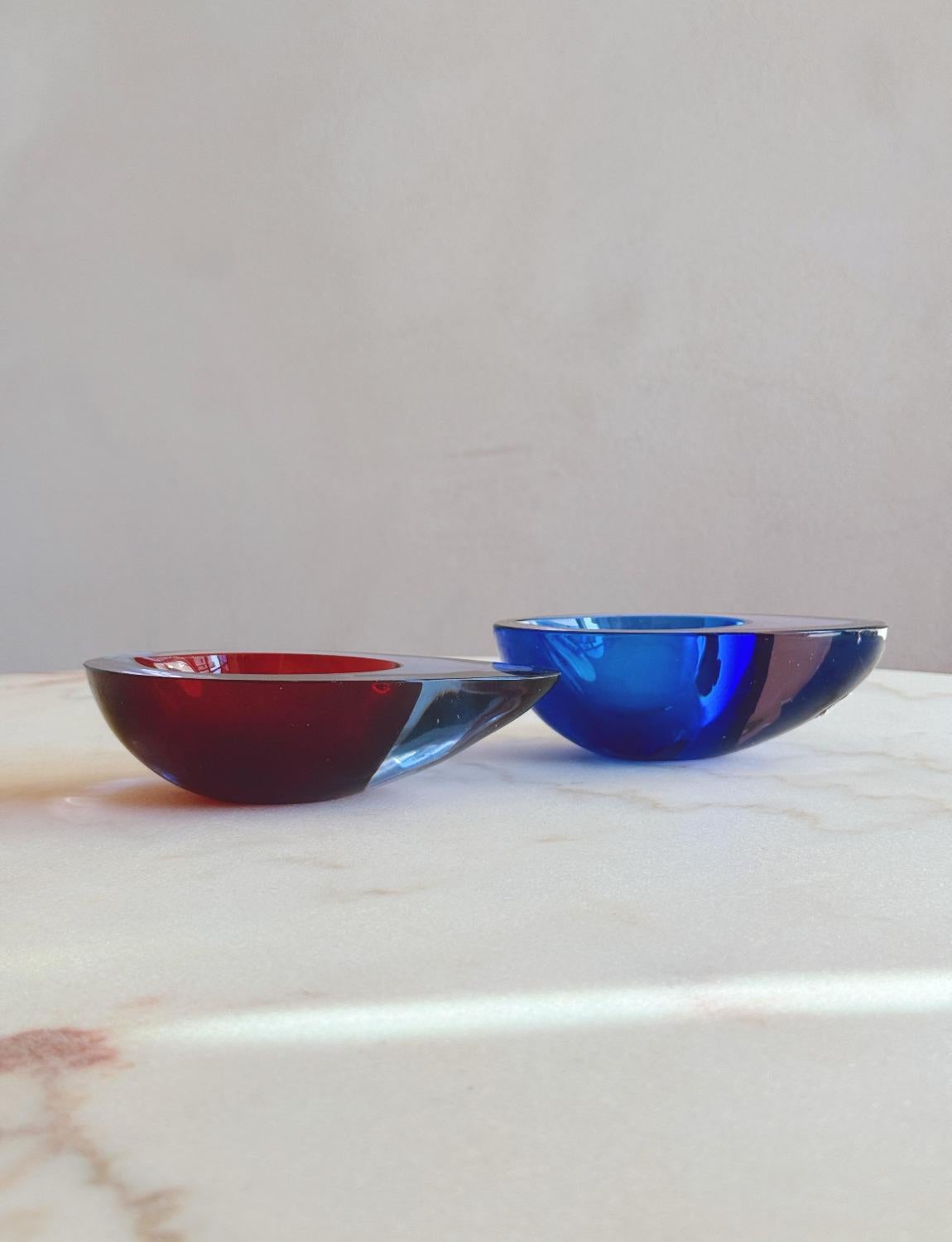 Metà XX secolo Flavio Poli 1960, ciotola ovale in vetro di Murano in rosa e rosso in vendita