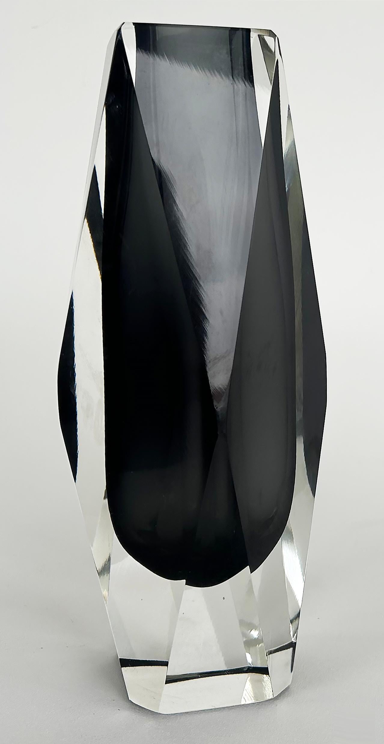 Italiano Flavio Poli Alessandro Mandruzzato Sommerso Vaso in vetro di Murano circa anni '60 in vendita