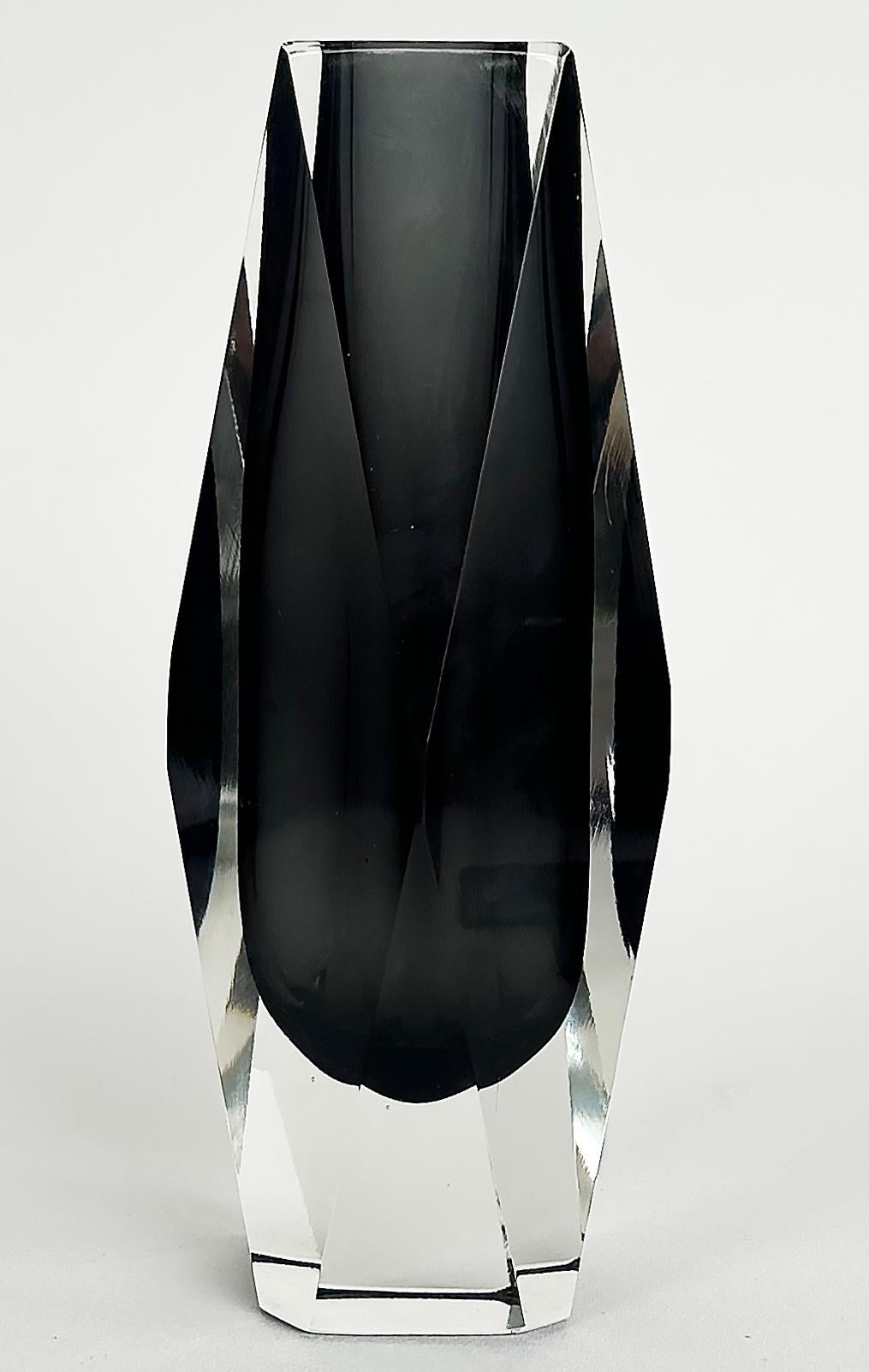 Vetro di Murano Flavio Poli Alessandro Mandruzzato Sommerso Vaso in vetro di Murano circa anni '60 in vendita