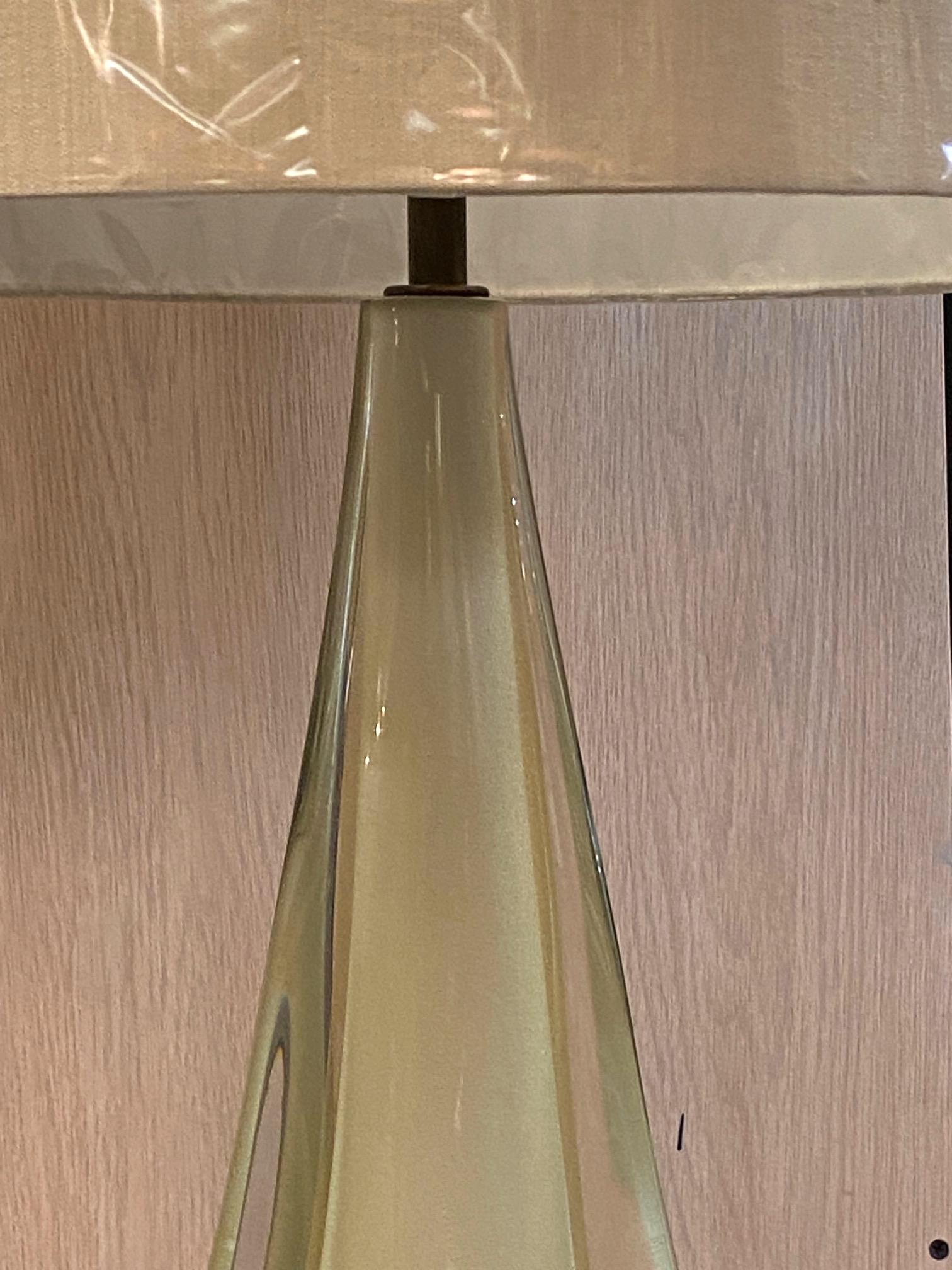 Flavio Poli für Seguso 1950er Jahre Große Tischlampe aus weißem und goldenem Aventurin-Glas im Angebot 3