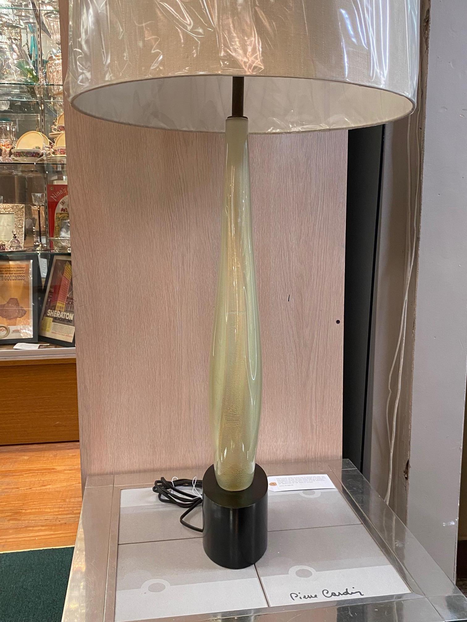 Flavio Poli für Seguso 1950er Jahre Große Tischlampe aus weißem und goldenem Aventurin-Glas (Italienisch) im Angebot