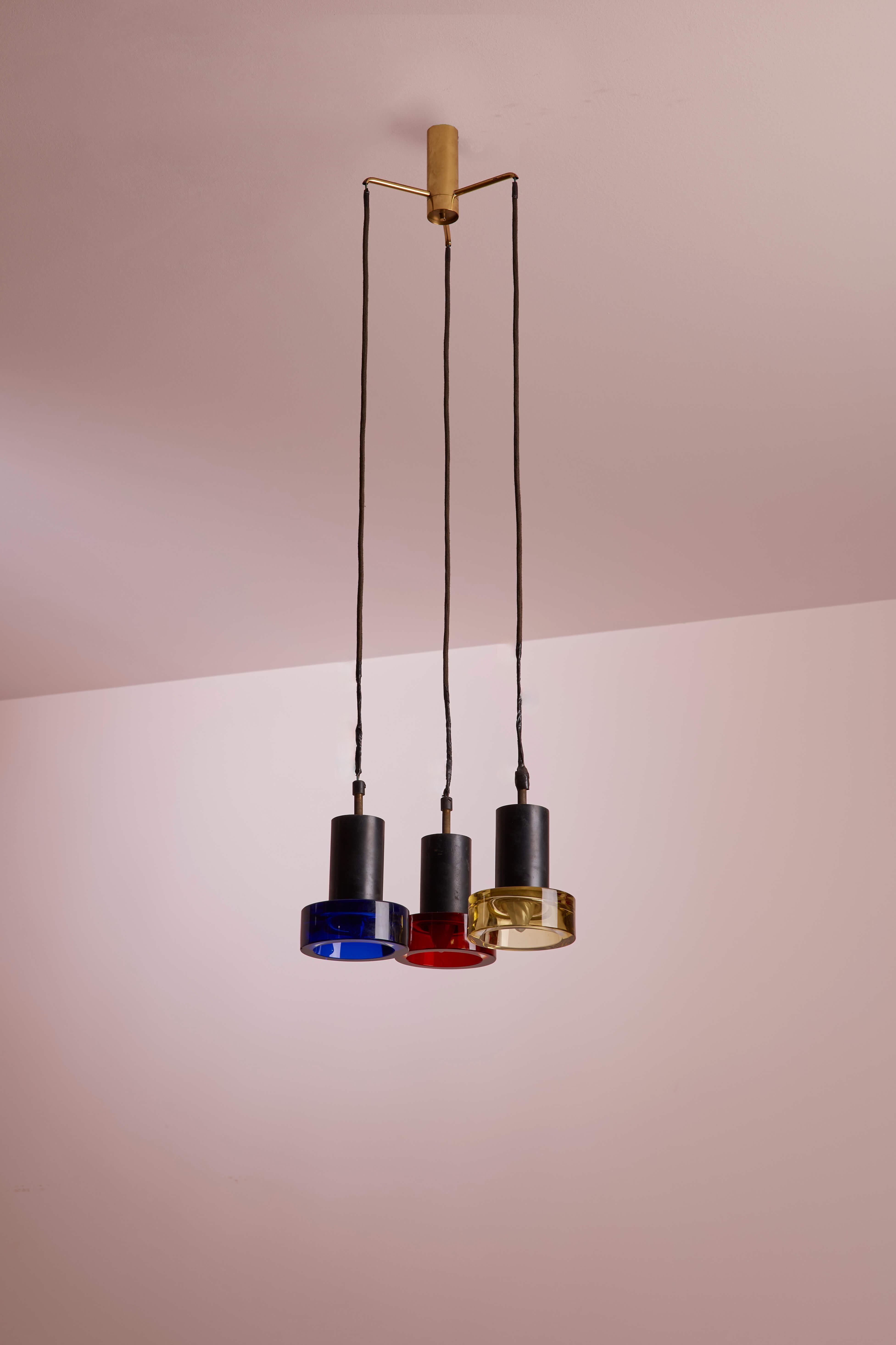 Mid-Century moderno Lampadario di Flavio Poli per Seguso con tre paralumi in vetro colorato, Italia, 1960 in vendita