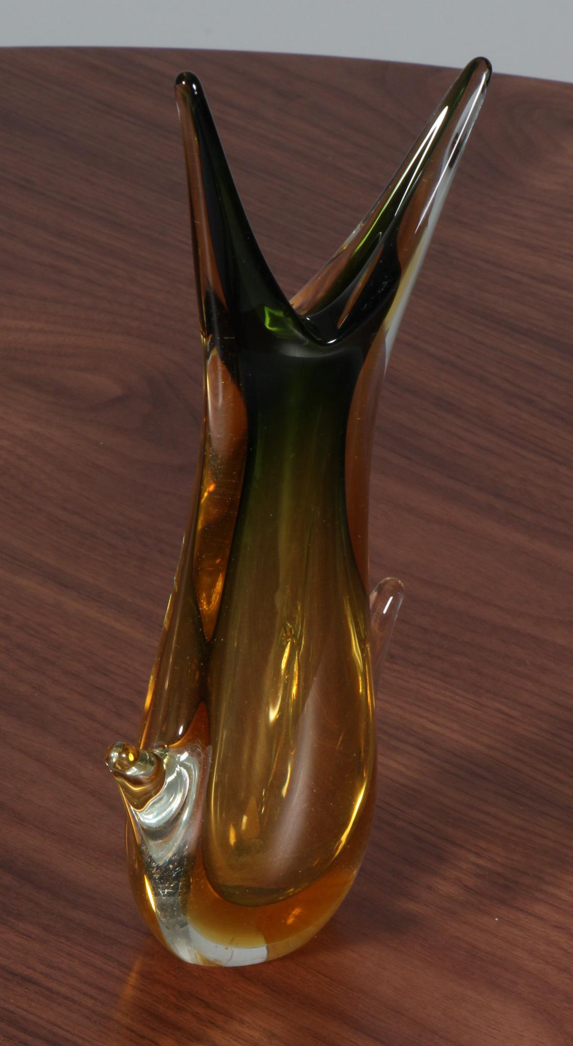 Decorative vase by Flavio Poli for Seguso Milano dating from the 1960s. The product is made of submerged Murano glass.
