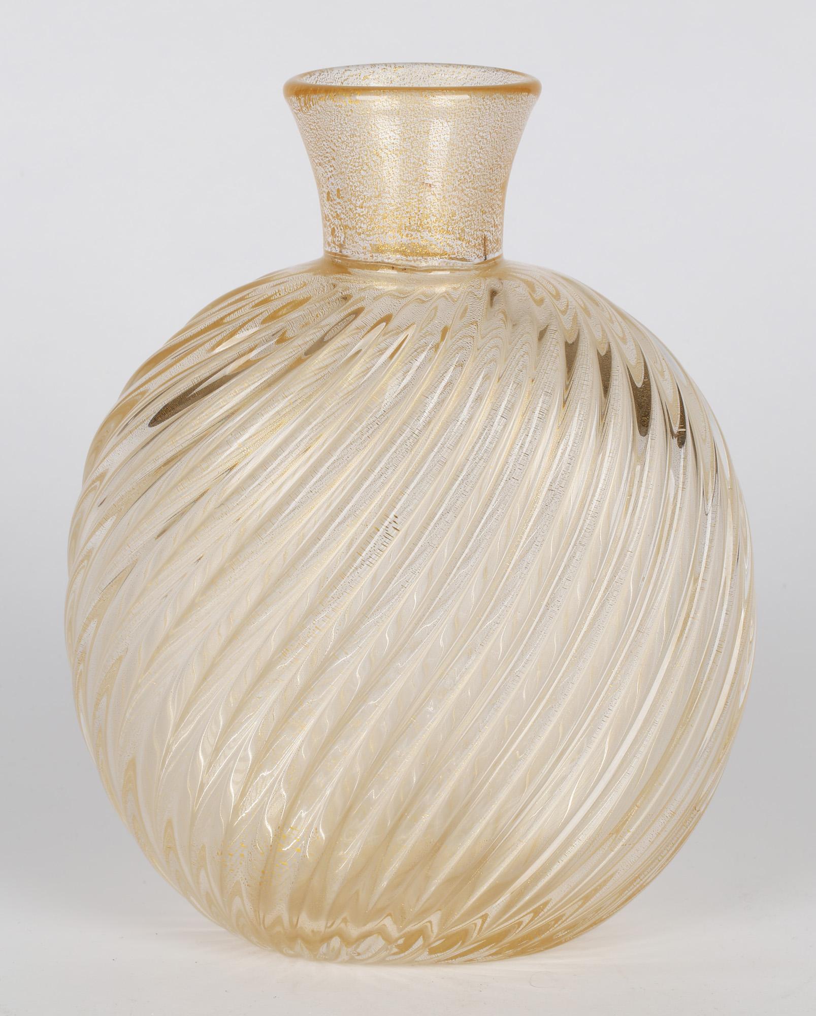 Hand-Crafted Flavio Poli for Seguso Vetri D'Art Incrociato Oro Glass Vase For Sale