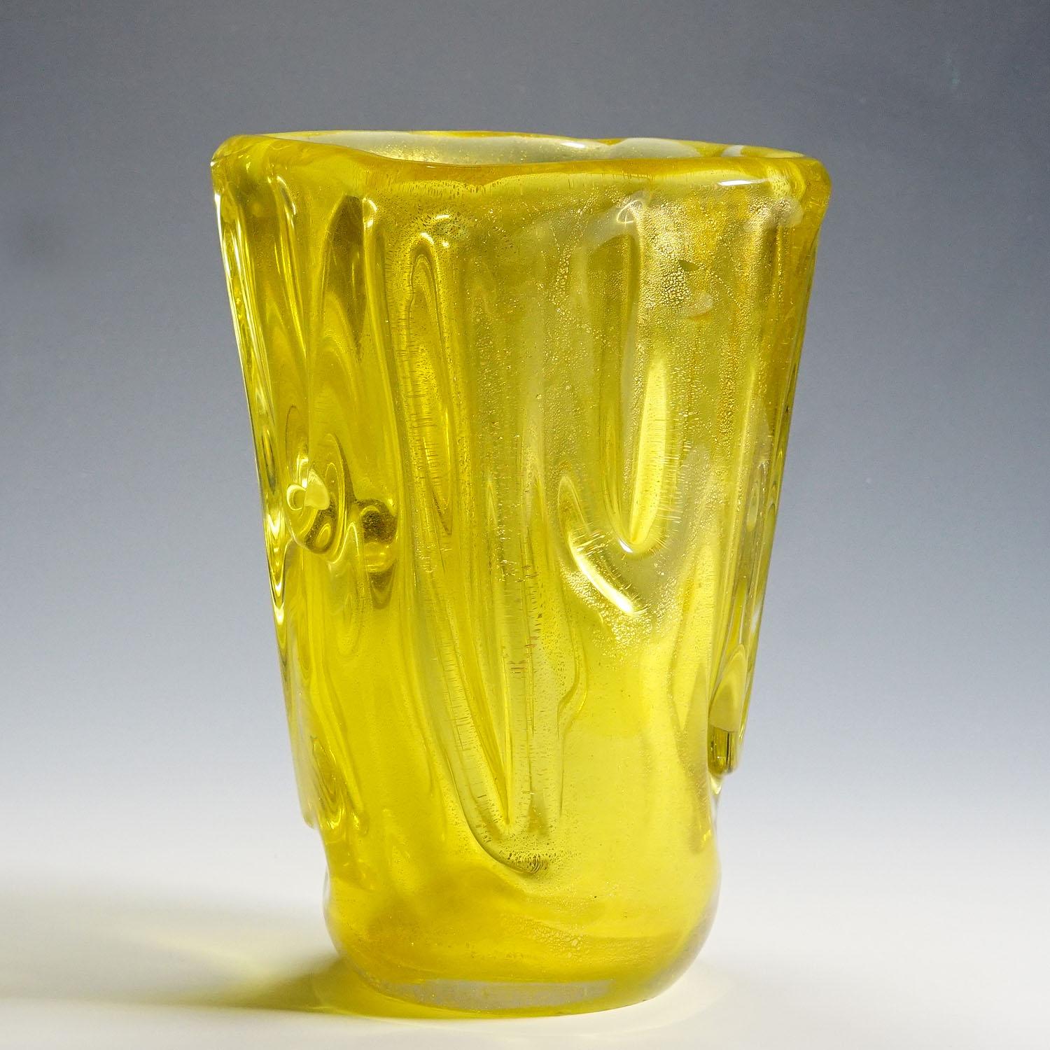 Italian Flavio Poli for Seguso Vetri d'Arte Murano Sommerso Glass Vase, 1930s For Sale