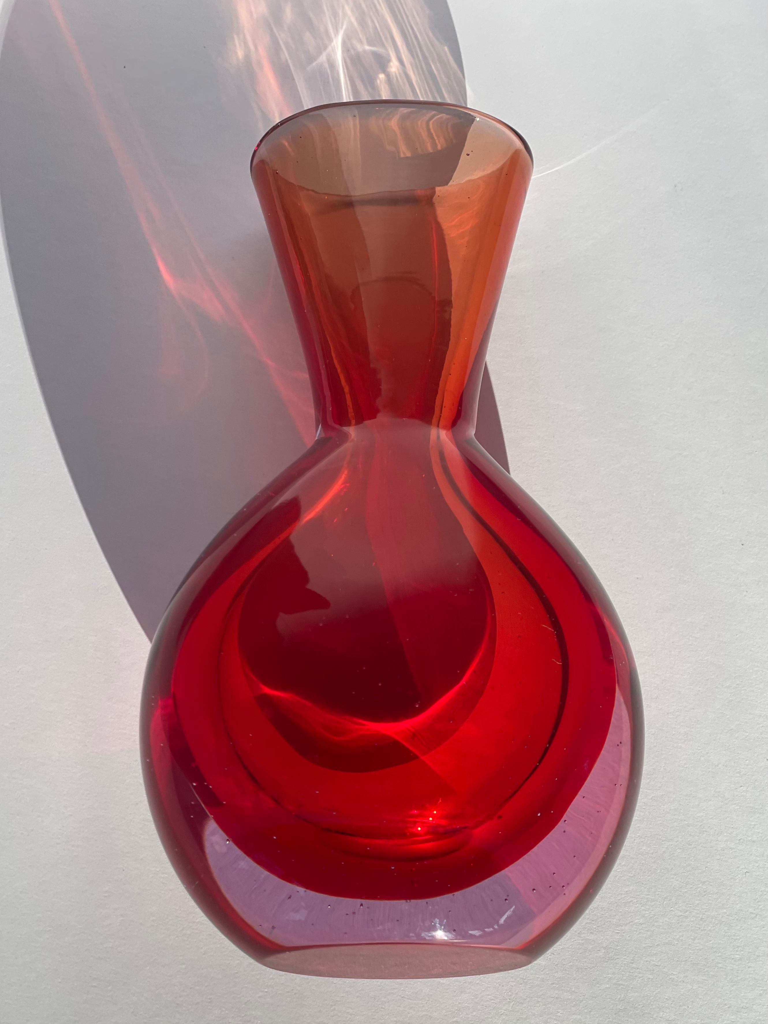 Flavio Poli für Seguso Vetri d'Arte Sommerso Glasskulptur aus rotem Alexandrit (Mitte des 20. Jahrhunderts) im Angebot