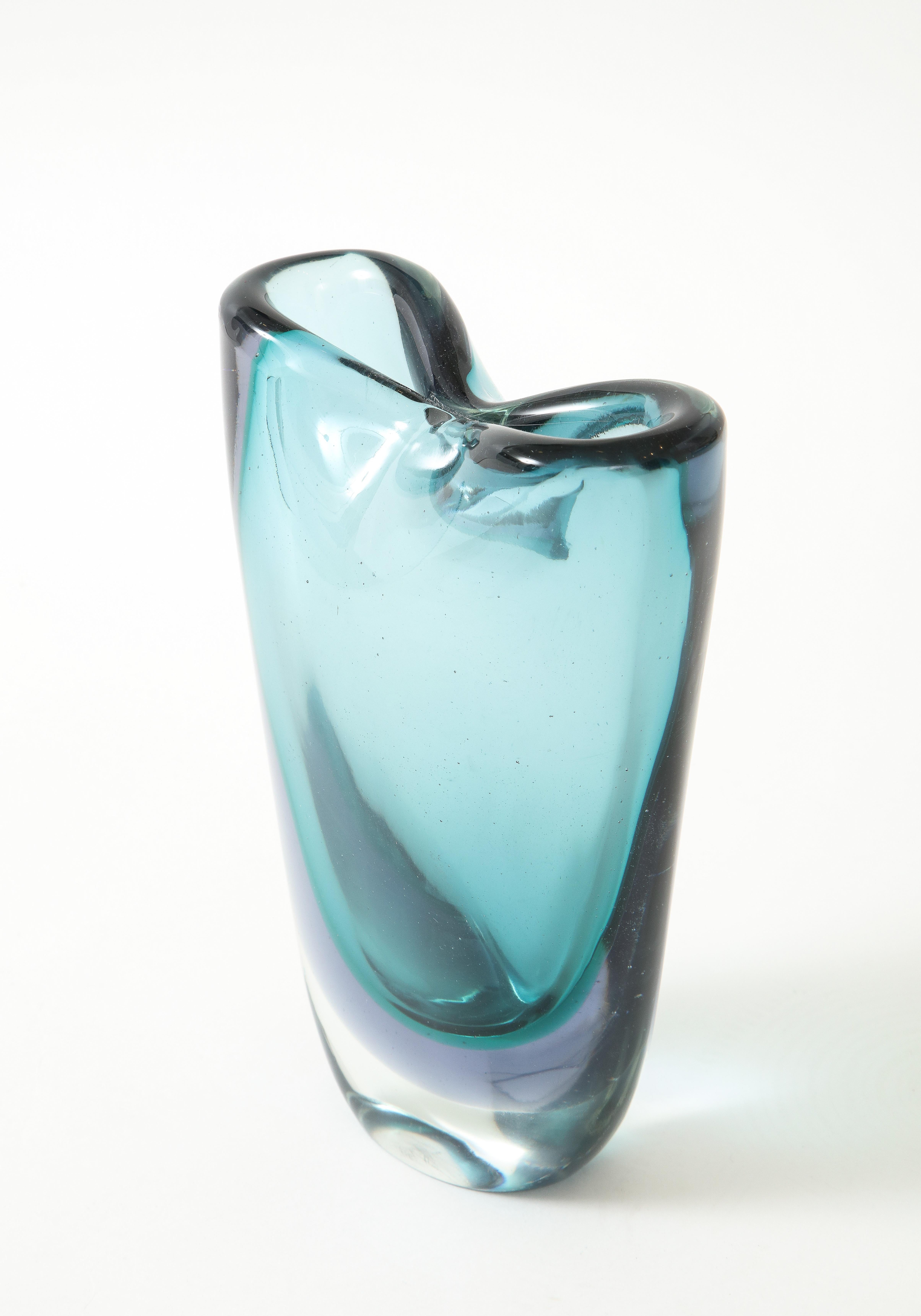 Flavio Poli for Seguso Vetri d'Arte Sommerso Pinched Glass Vase, Italy, 1950s In Good Condition In New York, NY