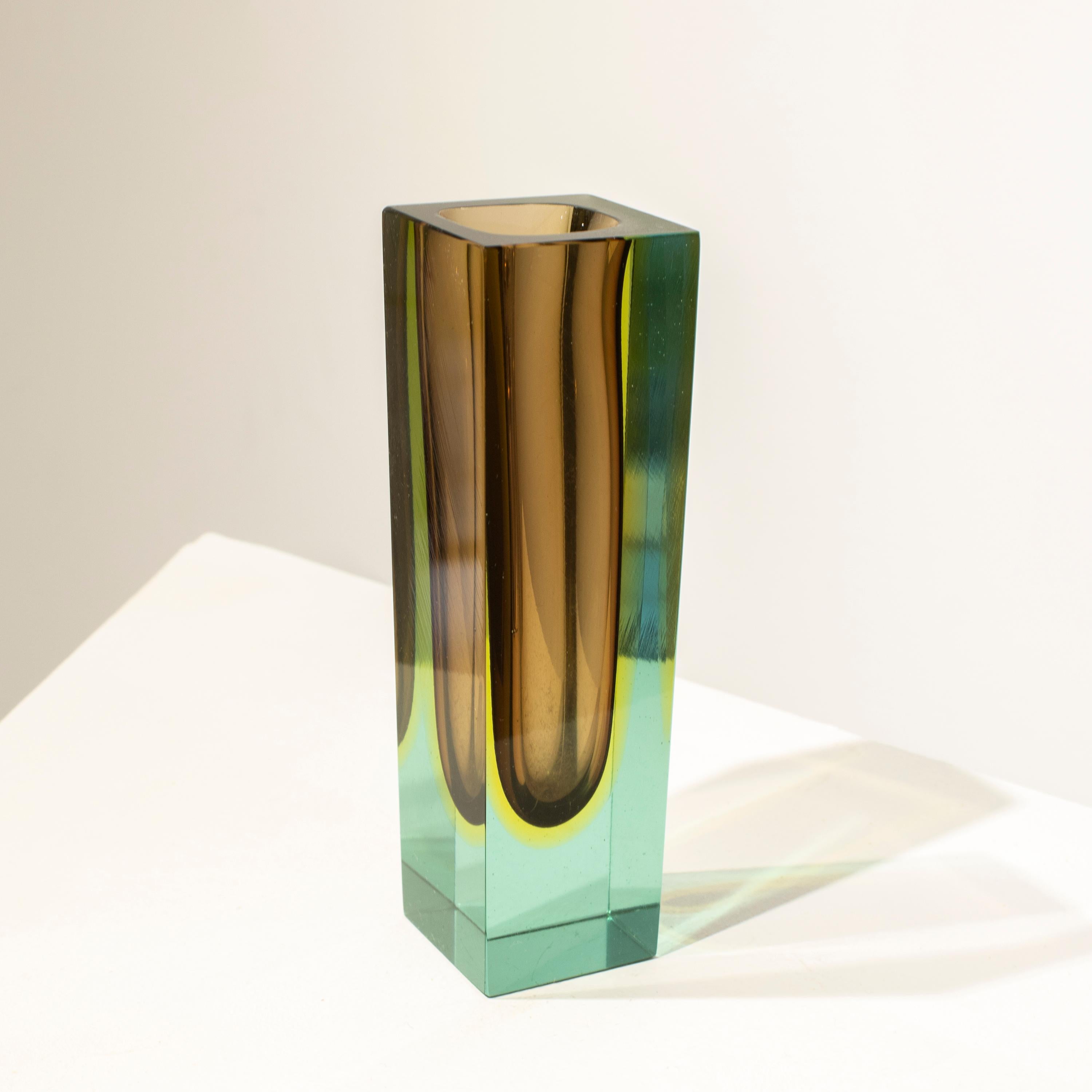 Flavio Poli Handgefertigte kleine Vase aus braunem Murano-Glas, Italien, 1970 (Italienisch) im Angebot