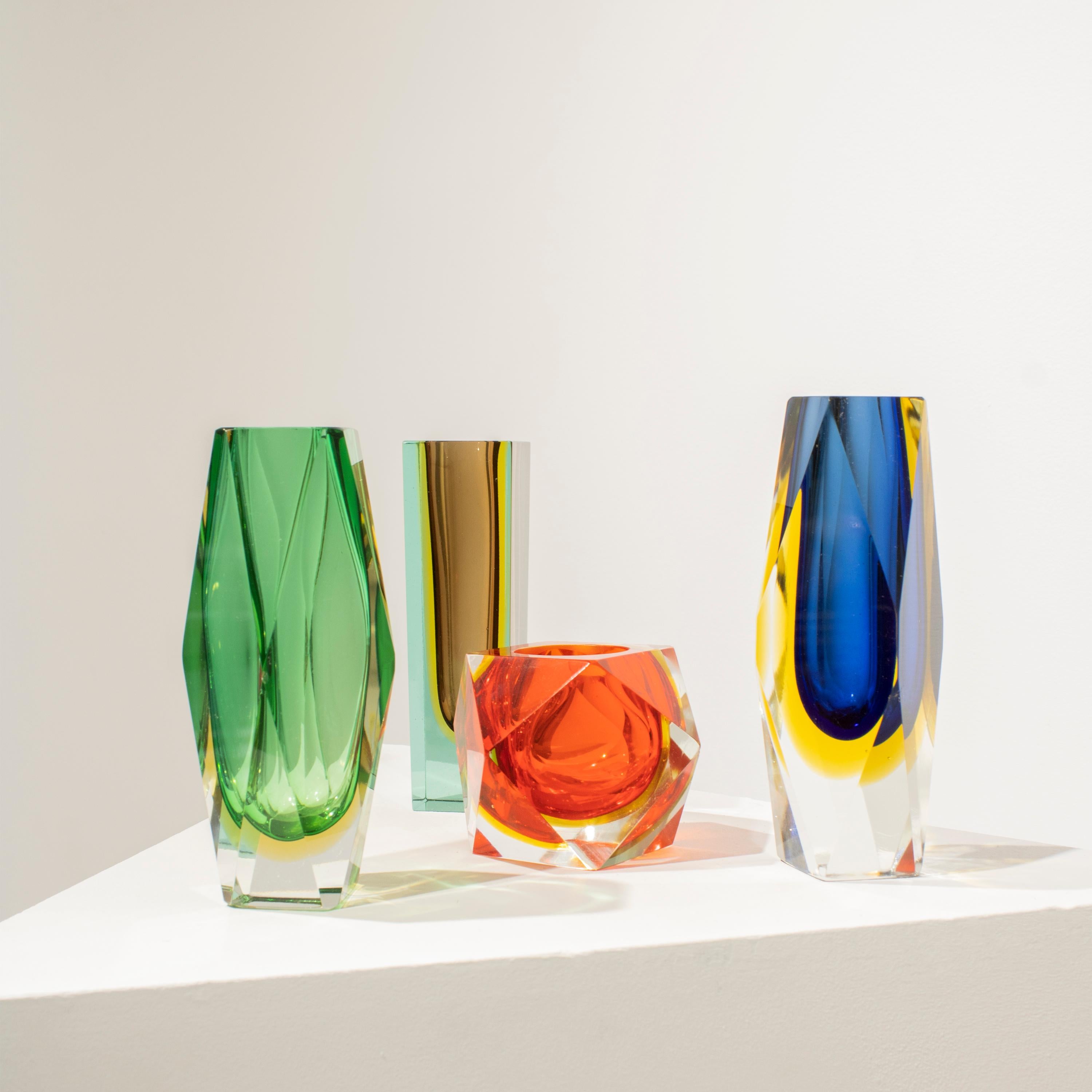 Flavio Poli Handgefertigte kleine Vase aus braunem Murano-Glas, Italien, 1970 im Angebot 1
