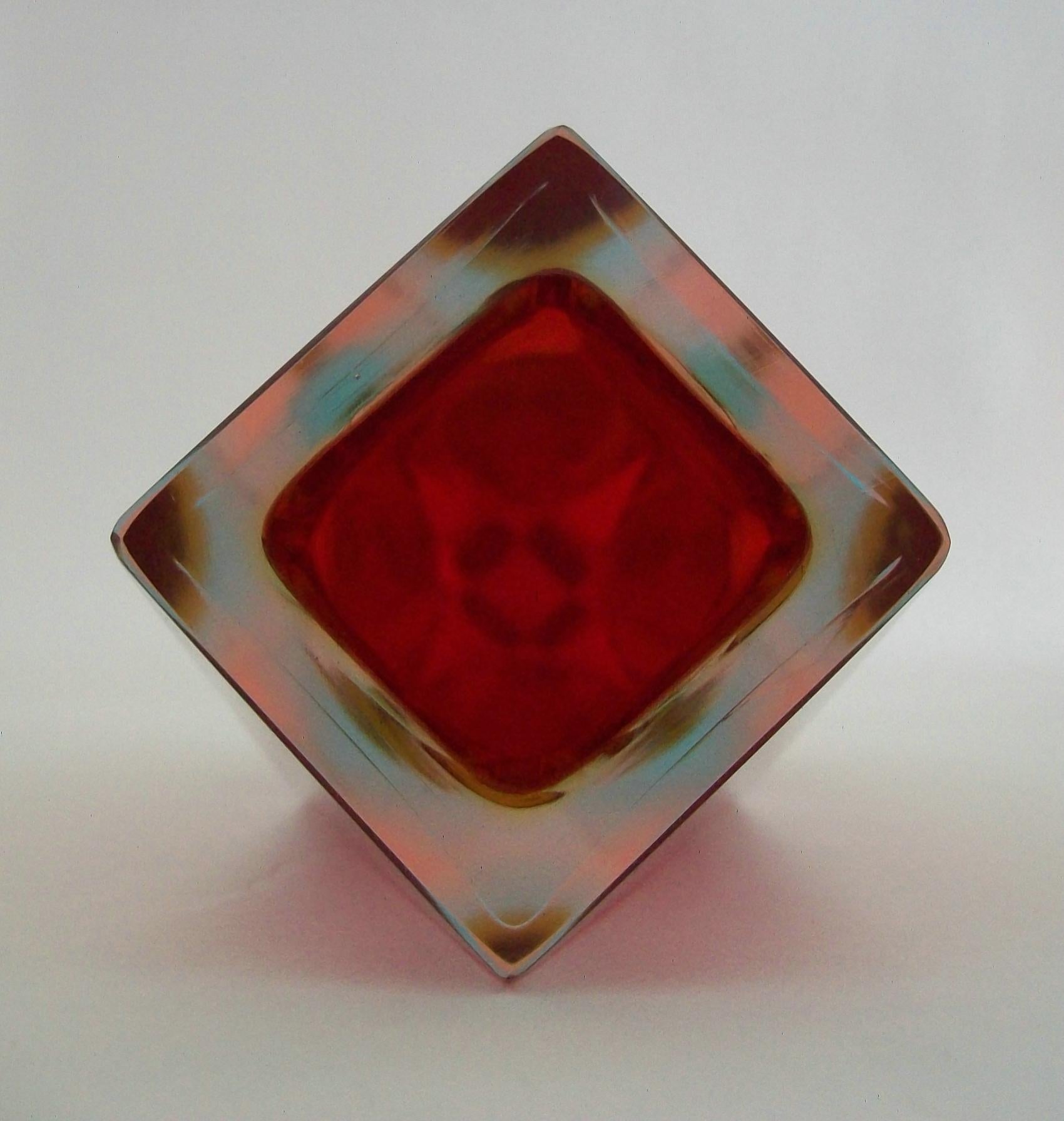 Flavio Poli, Luigi Mandruzzato, Sommerso Murano Glass Vase, Italien, ca. 1950er Jahre (20. Jahrhundert)