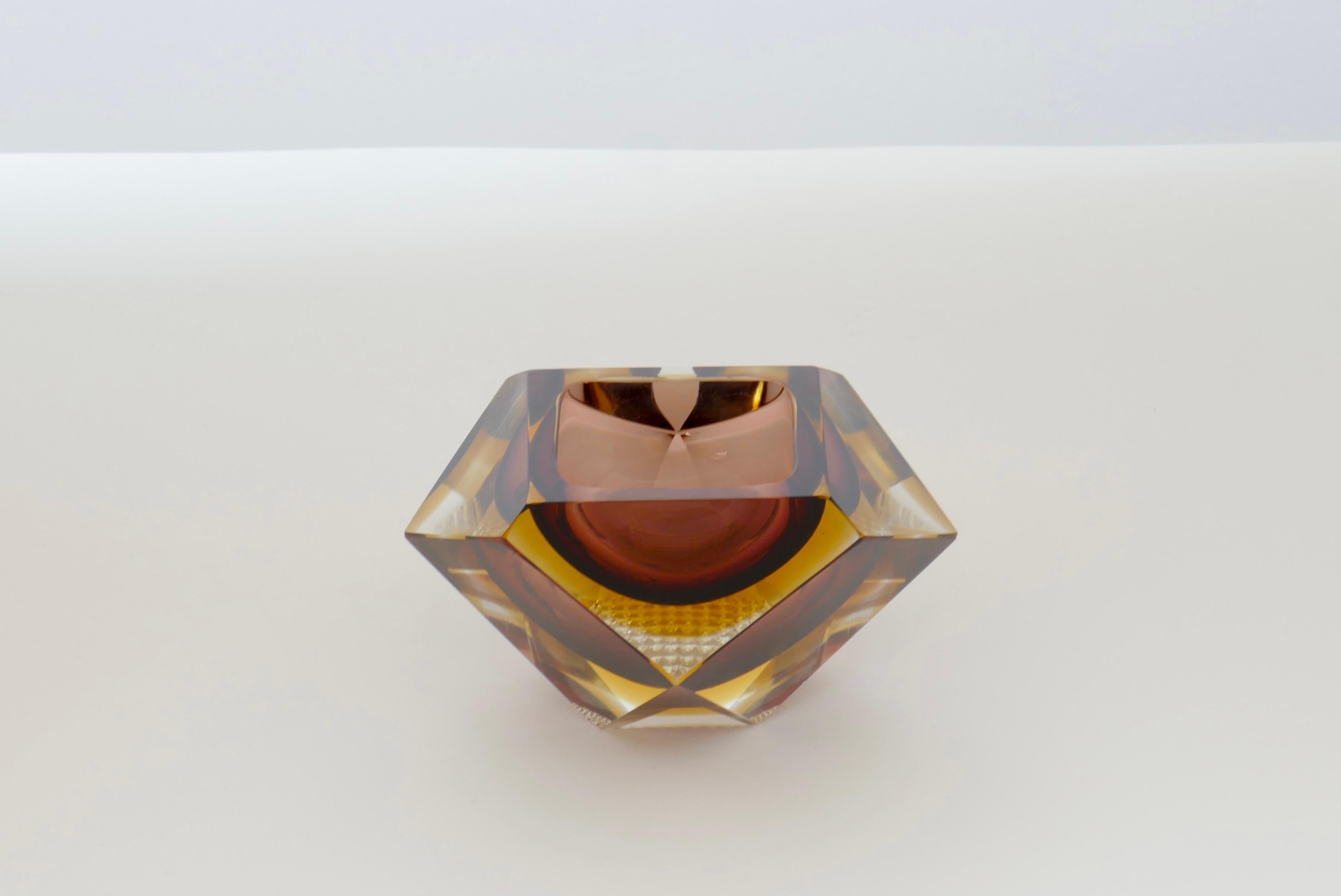 Mid-Century Modern Flavio Poli Multifaceted Murano Sommerso Ashtray or Vide Poche, Italy, 1960s