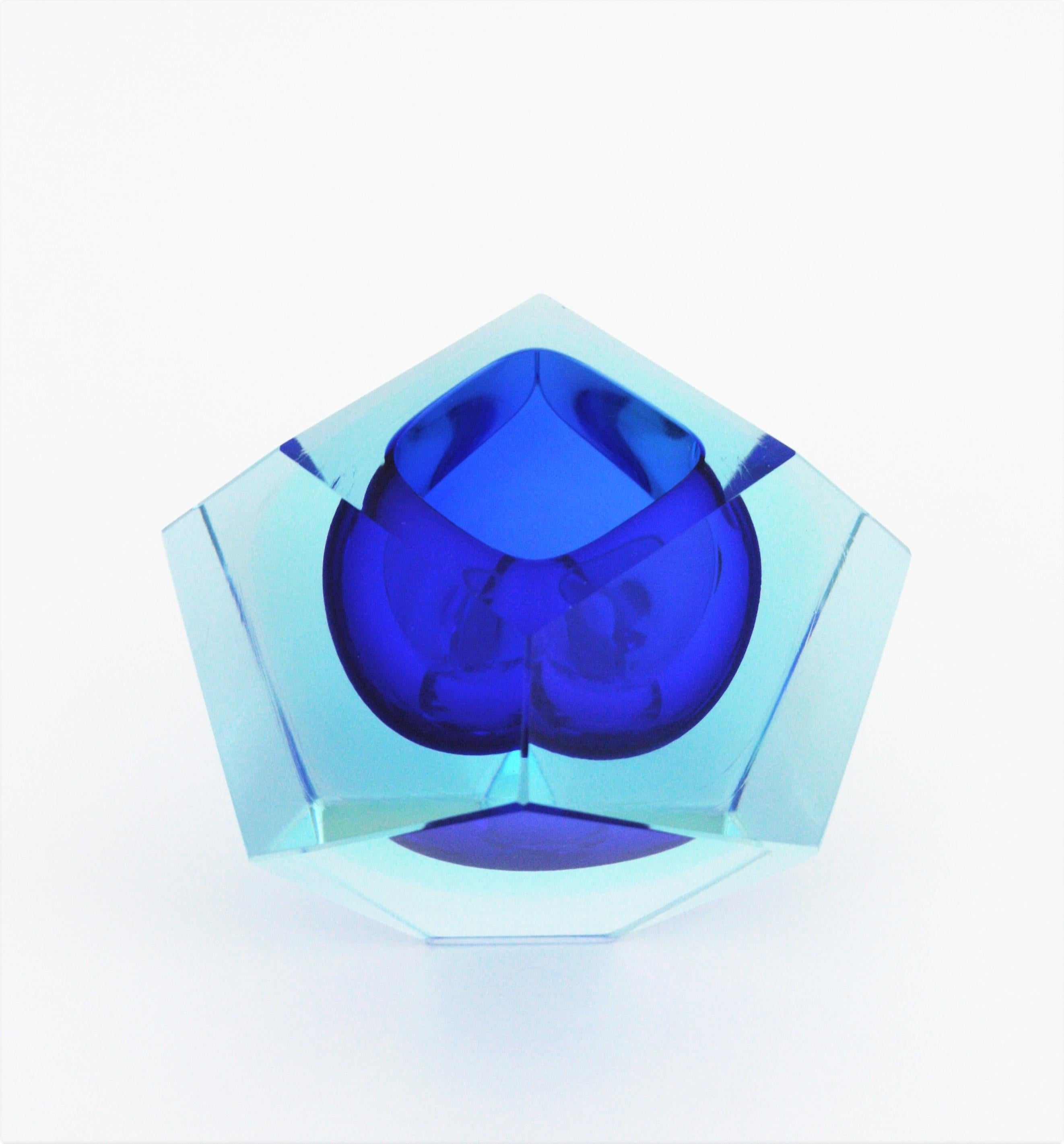Italian Flavio Poli Murano Blue Sommerso Faceted Art Glass Bowl