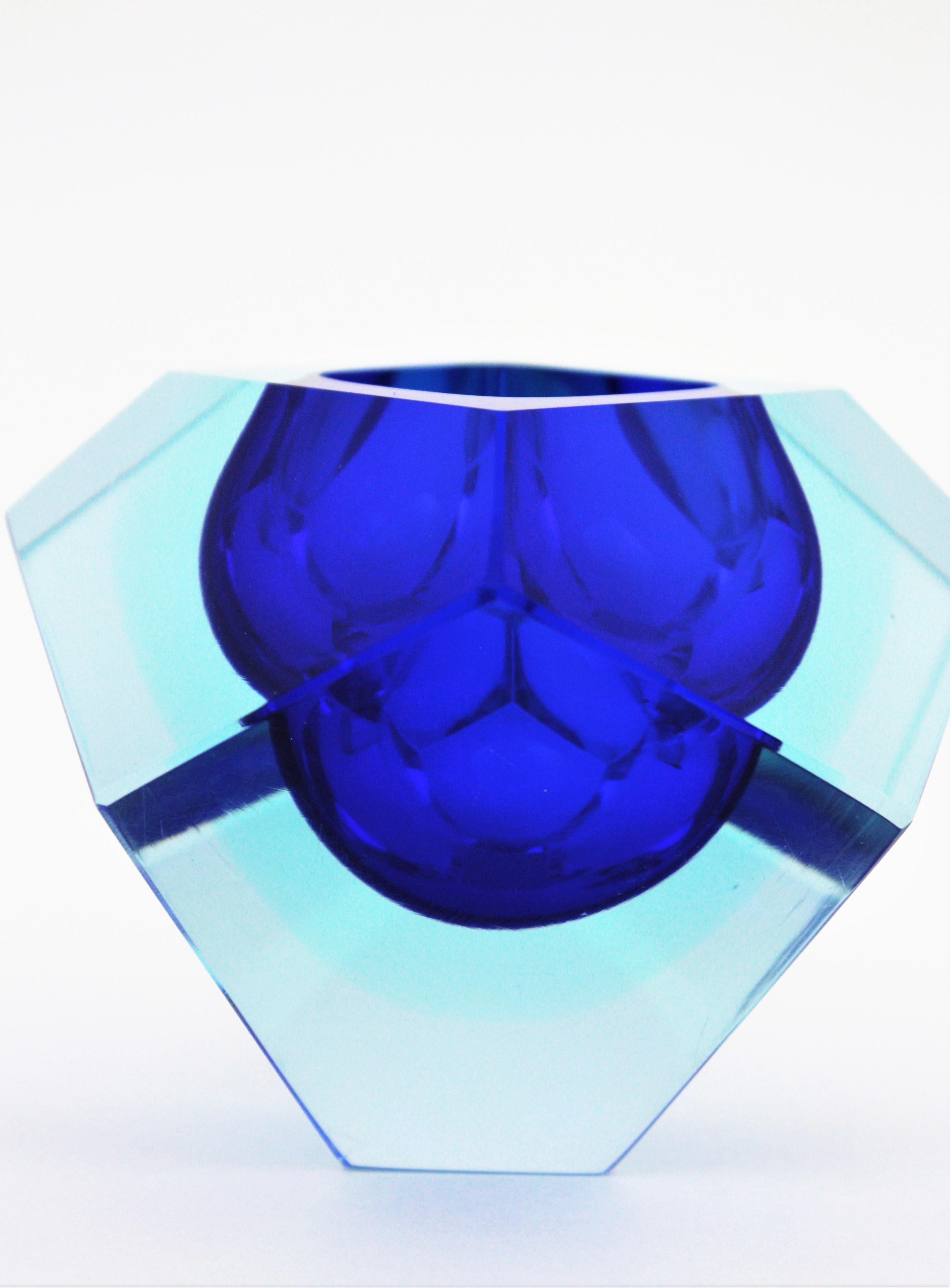 20th Century Flavio Poli Murano Blue Sommerso Faceted Art Glass Bowl