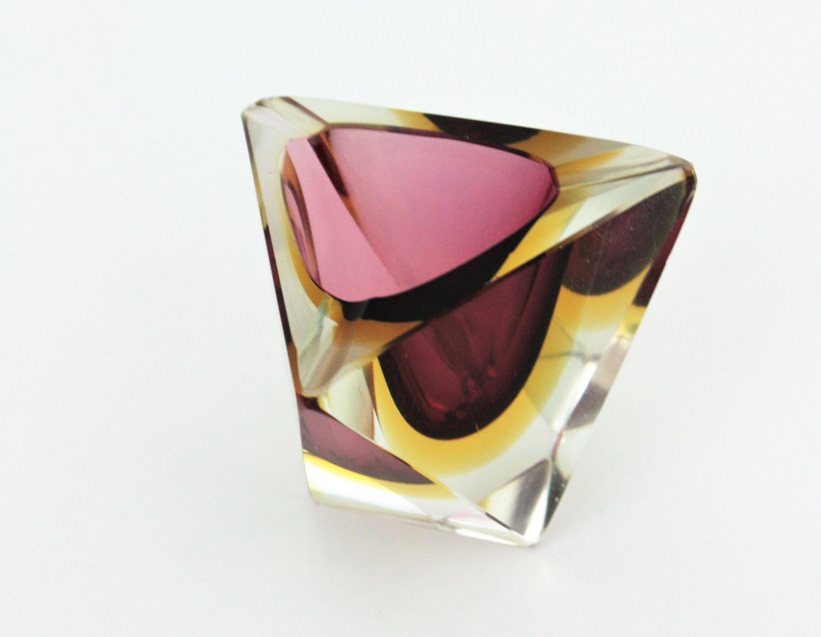 Flavio Poli Murano Faceted Sommerso Purple Yellow Glass Triangular Ashtray /Bowl In Good Condition For Sale In Barcelona, ES