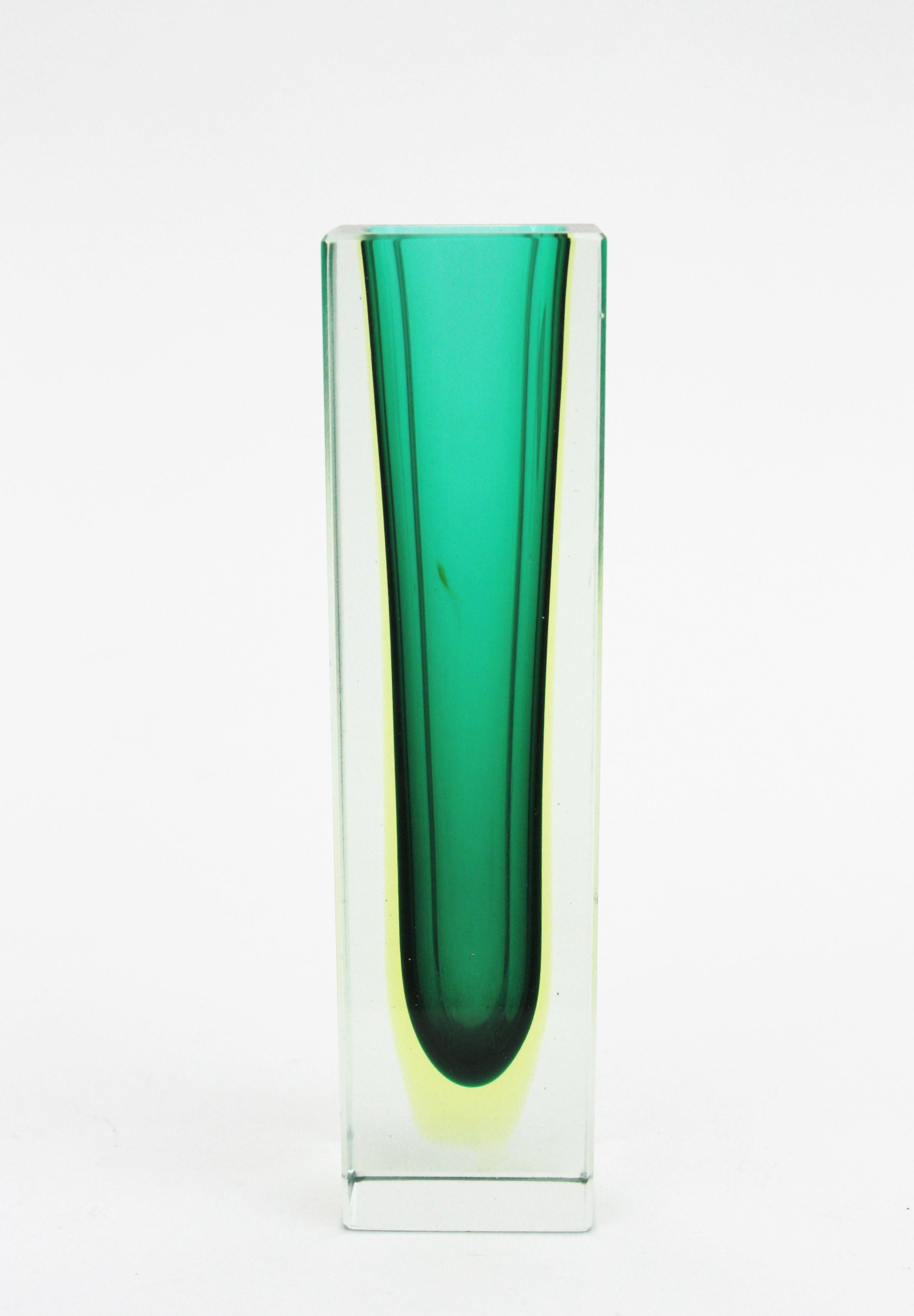 Flavio Poli Murano Faceted Sommerso Green Yellow and Clear Glass Vase In Good Condition In Barcelona, ES